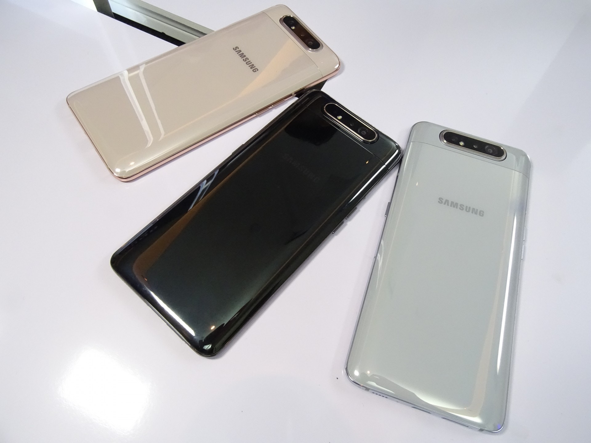 Samsung Galaxy A 系列五機香港上市 A80 居然遲到