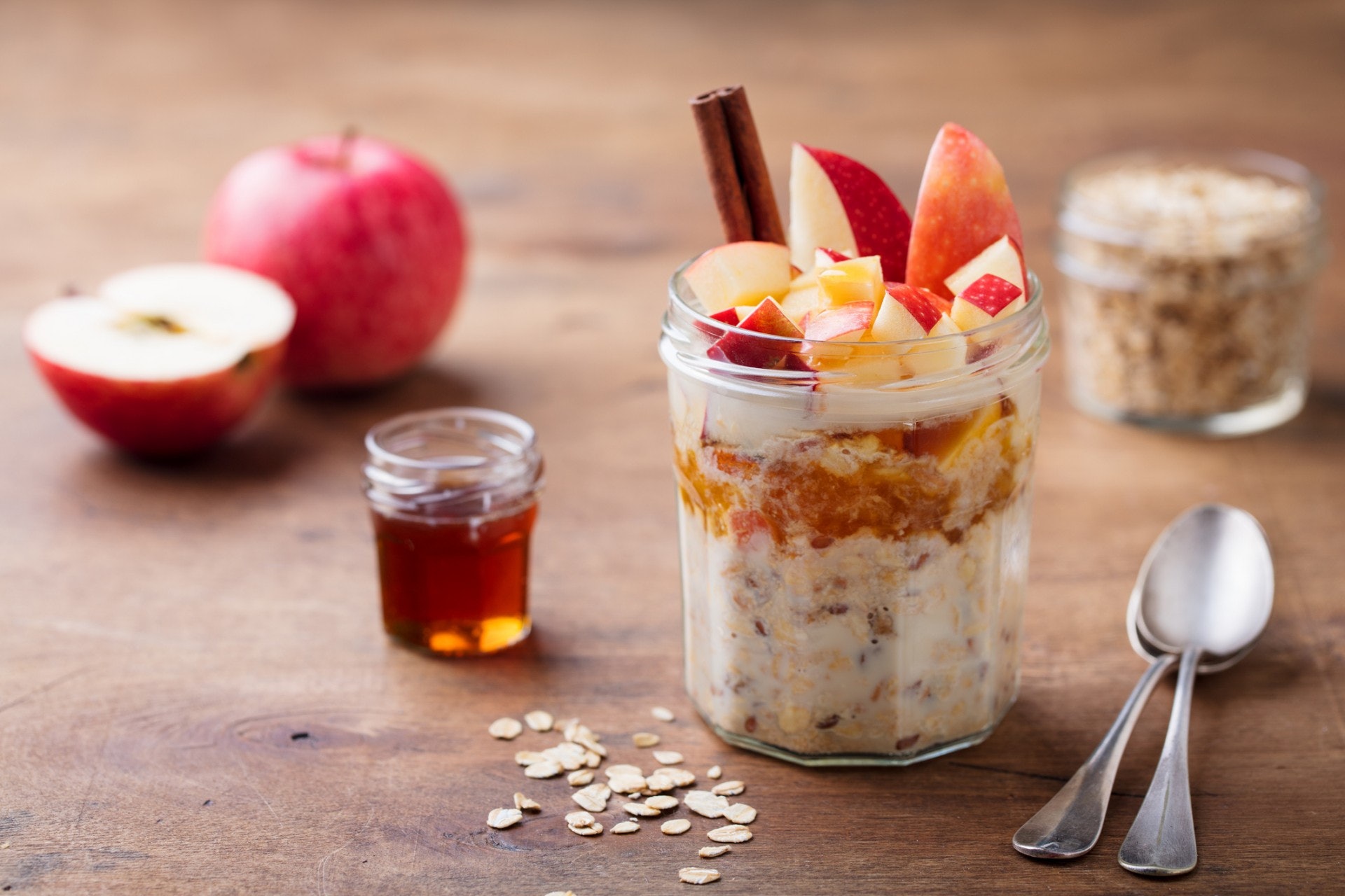 近年愈來愈多人開始選擇吃「隔夜燕麥」(Overnight Oats)。(Gettyimage/視覺中國) 近年愈來愈多人開始選擇吃「隔夜燕麥」(Overnight Oats)。(Gettyimage/視覺中國)