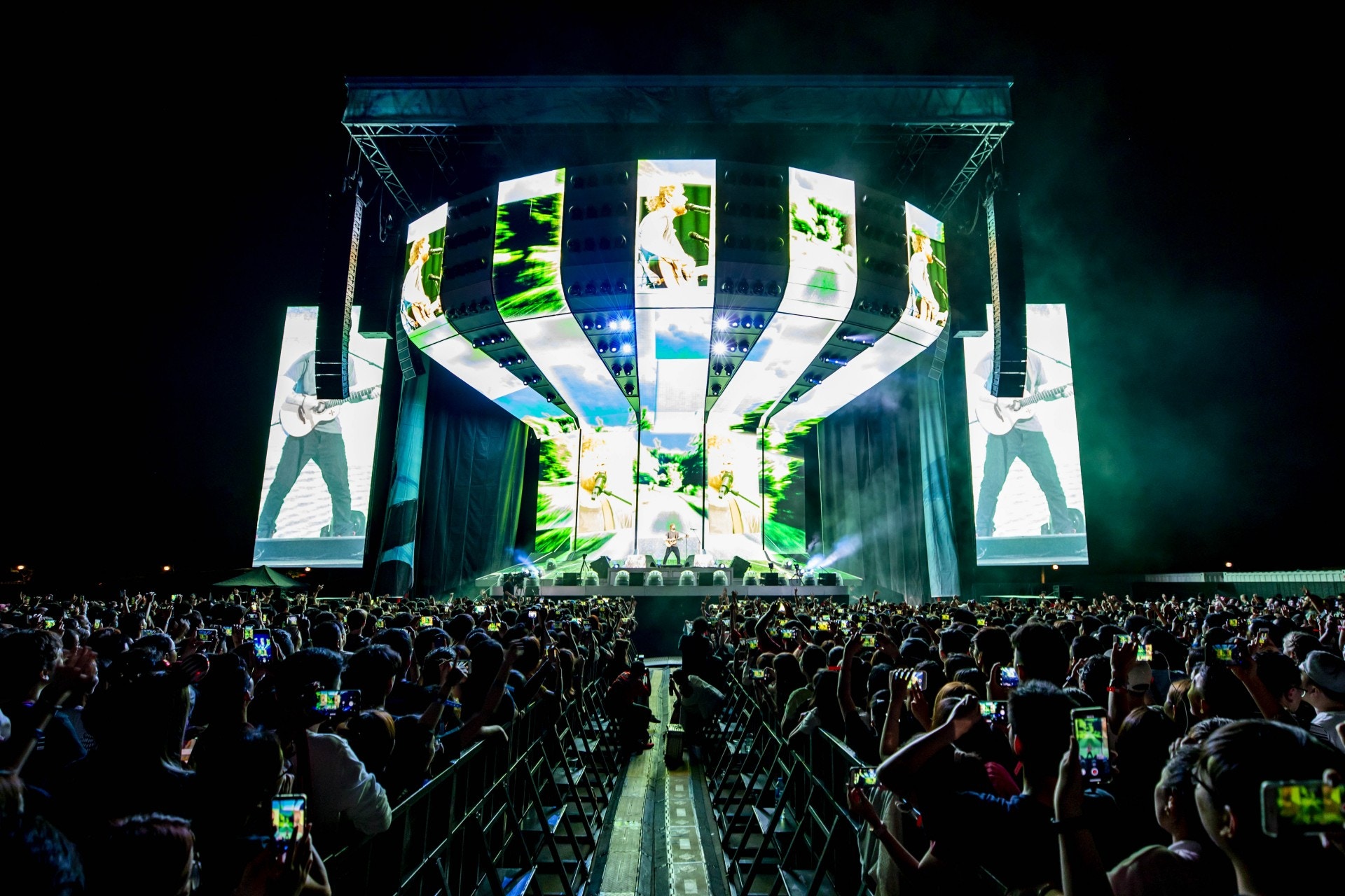 五月天第二度迪士尼開騷每場加位1成容納2 2萬人研新招防黃牛 香港01 社會新聞