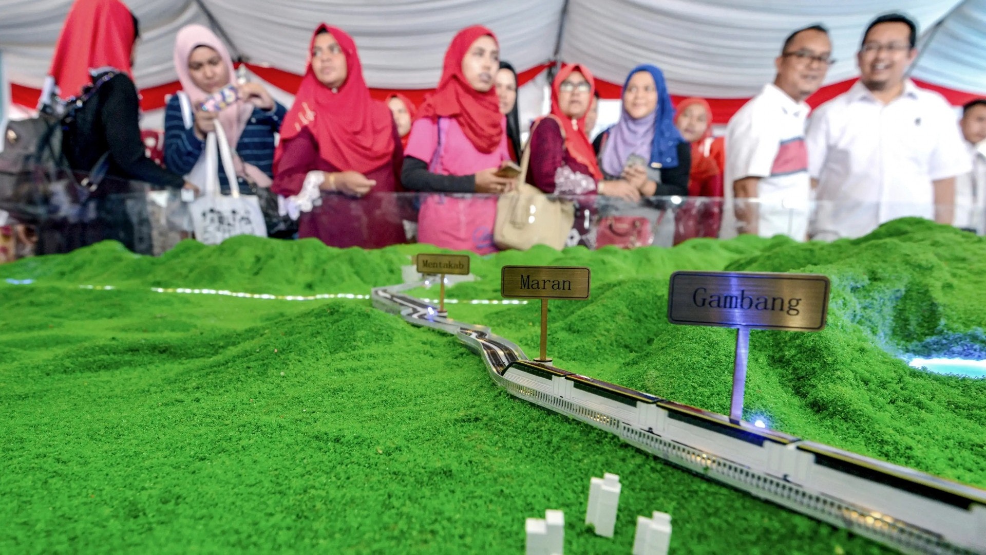 一度會被取消的馬來西亞東海岸鐵道項目最終獲得重啟。(資料圖片)