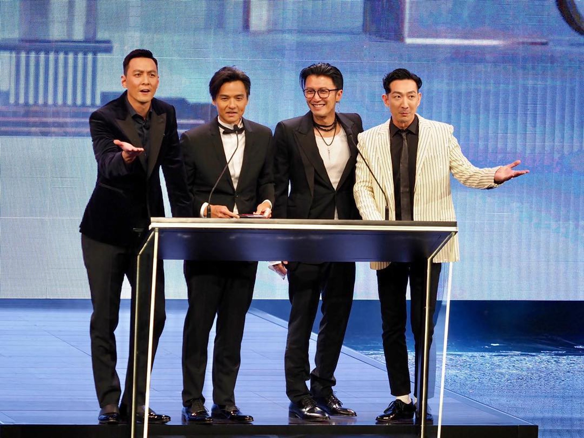 上兩星期吳彥祖專誠返港,現身金像獎舞台擔任頒獎嘉賓。(吳彥祖IG) 上兩星期吳彥祖專誠返港,現身金像獎舞台擔任頒獎嘉賓。(吳彥祖IG)