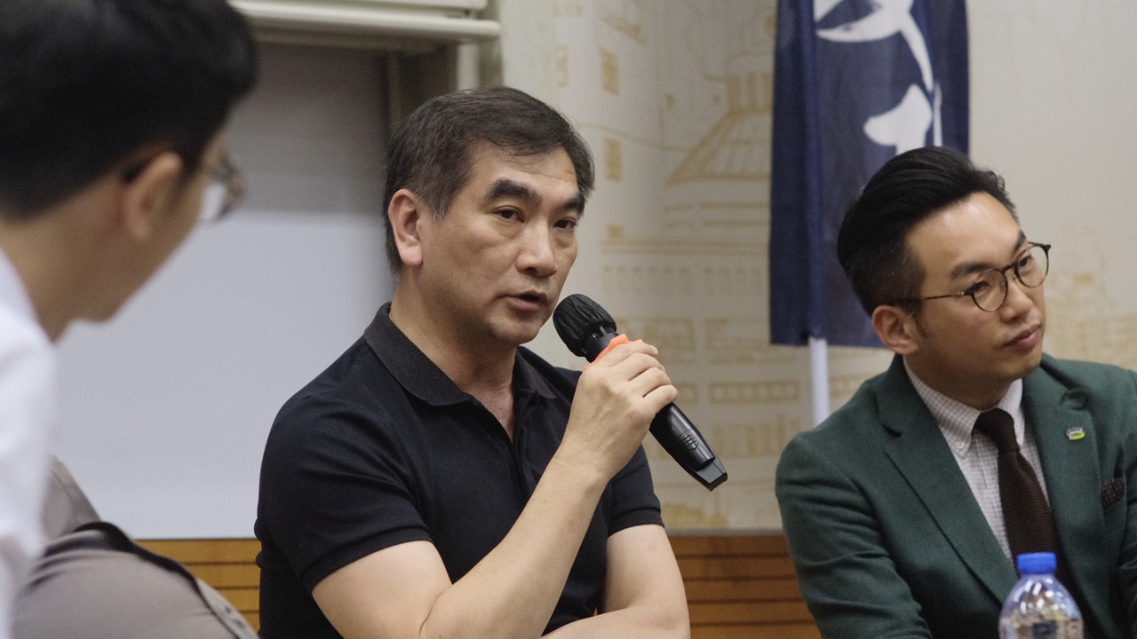 【逃犯條例】鍾國斌指陸委會非官方機構 遭國際關係教授柴台 【逃犯條例】鍾國斌指陸委會非官方機構 遭國際關係教授柴台