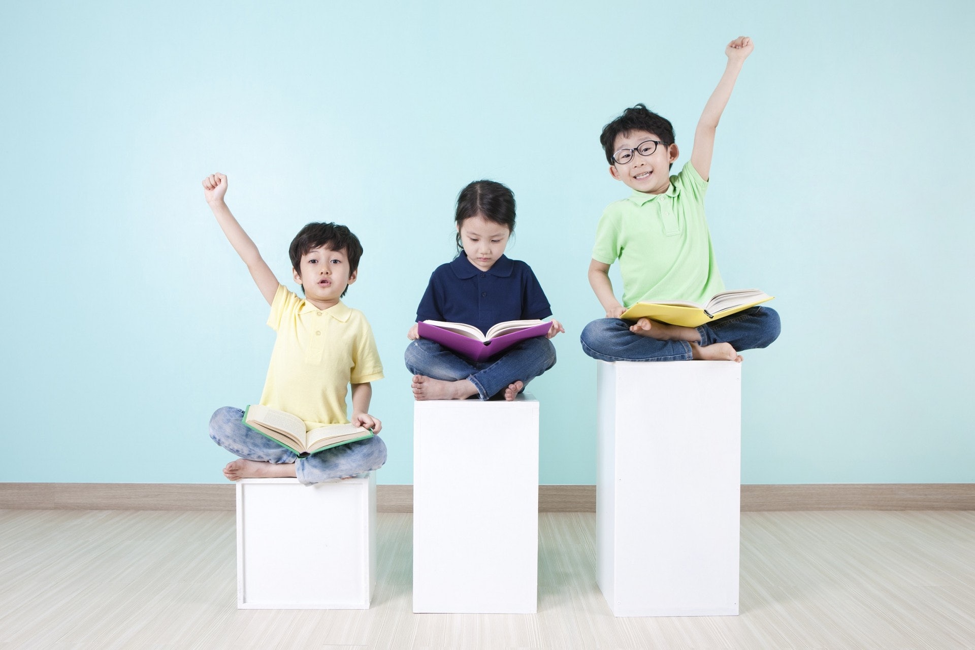 從親子共讀之中,爸媽有機會可以好好地瞭解孩子的生理及心理發展,減少因為不瞭解而出現過度管教的行為,親子之間的衝突也會變少。(Gettyimages/視覺中國) 從親子共讀之中,爸媽有機會可以好好地瞭解孩子的生理及心理發展,減少因為不瞭解而出現過度管教的行為,親子之間的衝突也會變少。(Gettyimages/視覺中國)