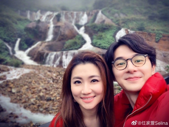 Selina和張軒睿在內地真人騷《女兒們的戀愛》最後一集中好像配對成功，但二人既沒正式承認戀情，也不否認。（微博圖片）