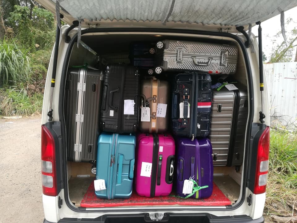 善心人捐贈的行李箱,可作為狗隻的床鋪。(「浪舍」fb) 善心人捐贈的行李箱,可作為狗隻的床鋪。(「浪舍」fb)