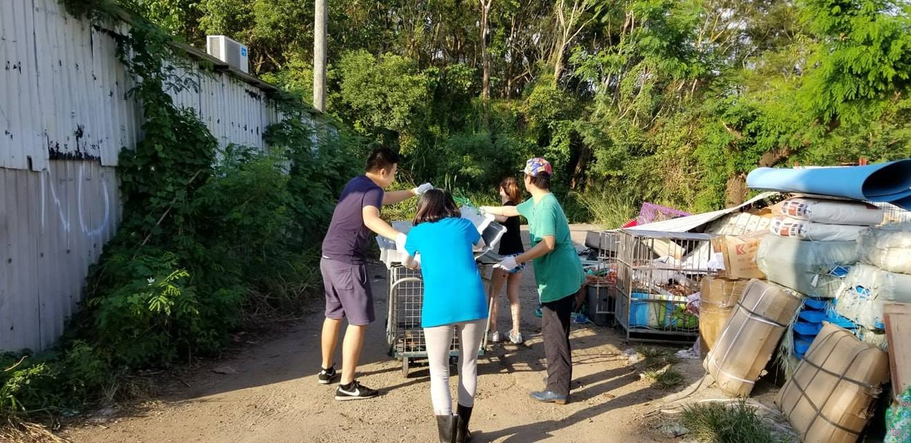 I Share Pet義工去年11月到「浪舍」進行大清洗, 令場內煥然一新。(「浪舍」fb) I Share Pet義工去年11月到「浪舍」進行大清洗, 令場內煥然一新。(「浪舍」fb)