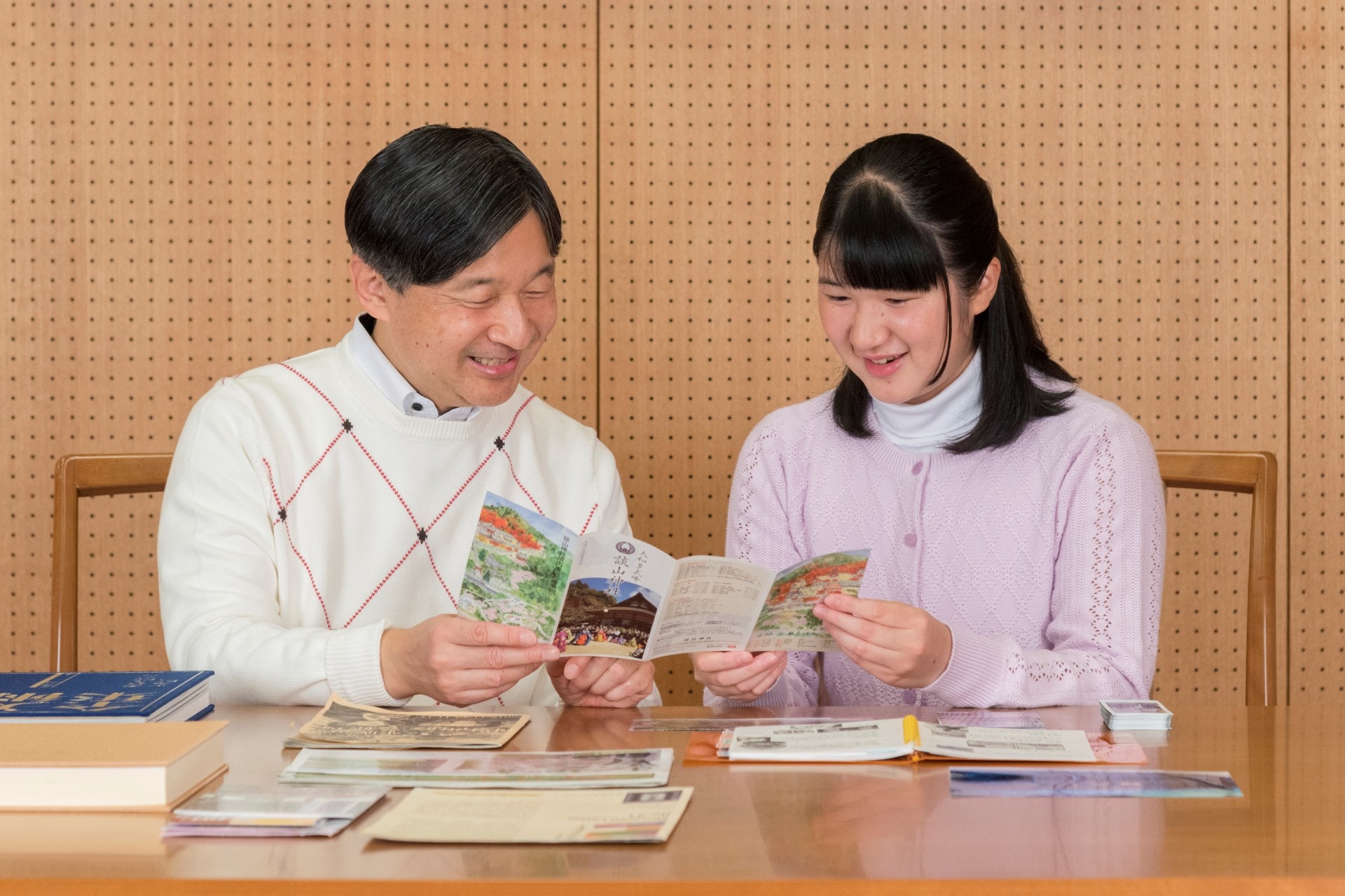 皇太子德仁與愛子。愛子是德仁的獨女，因天皇只傳男不傳女，皇室繼承權落在文仁的兒子悠仁身上。（路透社）