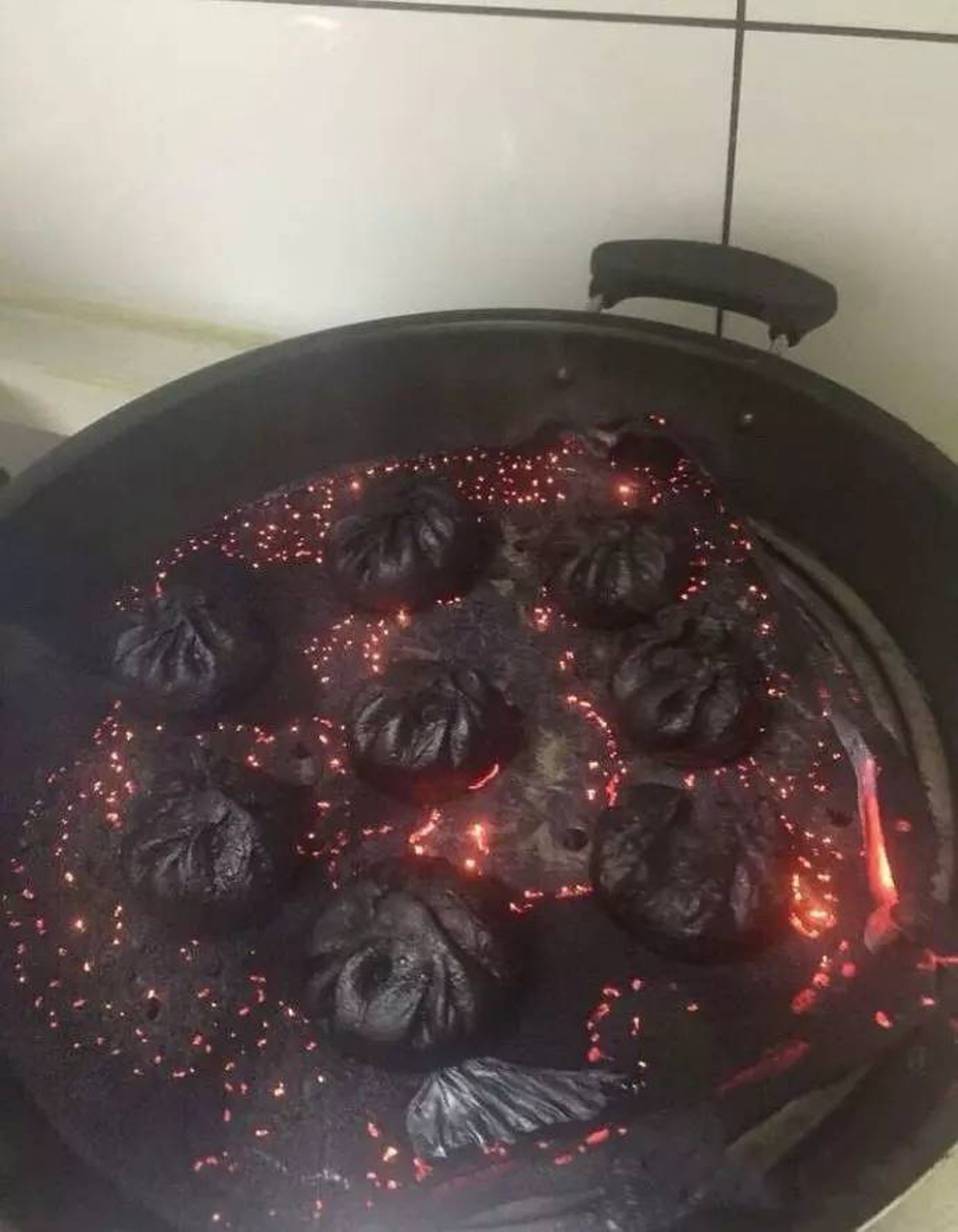 暗黑料理 藍色粥 毒氣包 鉛球章魚燒網曬失敗廚藝超恐怖 暗黑料理 藍色粥 毒氣包 鉛球章魚燒網曬失敗廚藝超恐怖