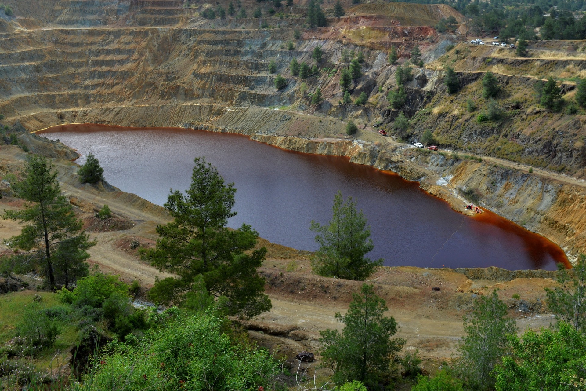有「紅湖」之稱的Kokkinopezoula湖位於Mitsero村附近，因嚴重受污染而含有極高毒性。（路透社）