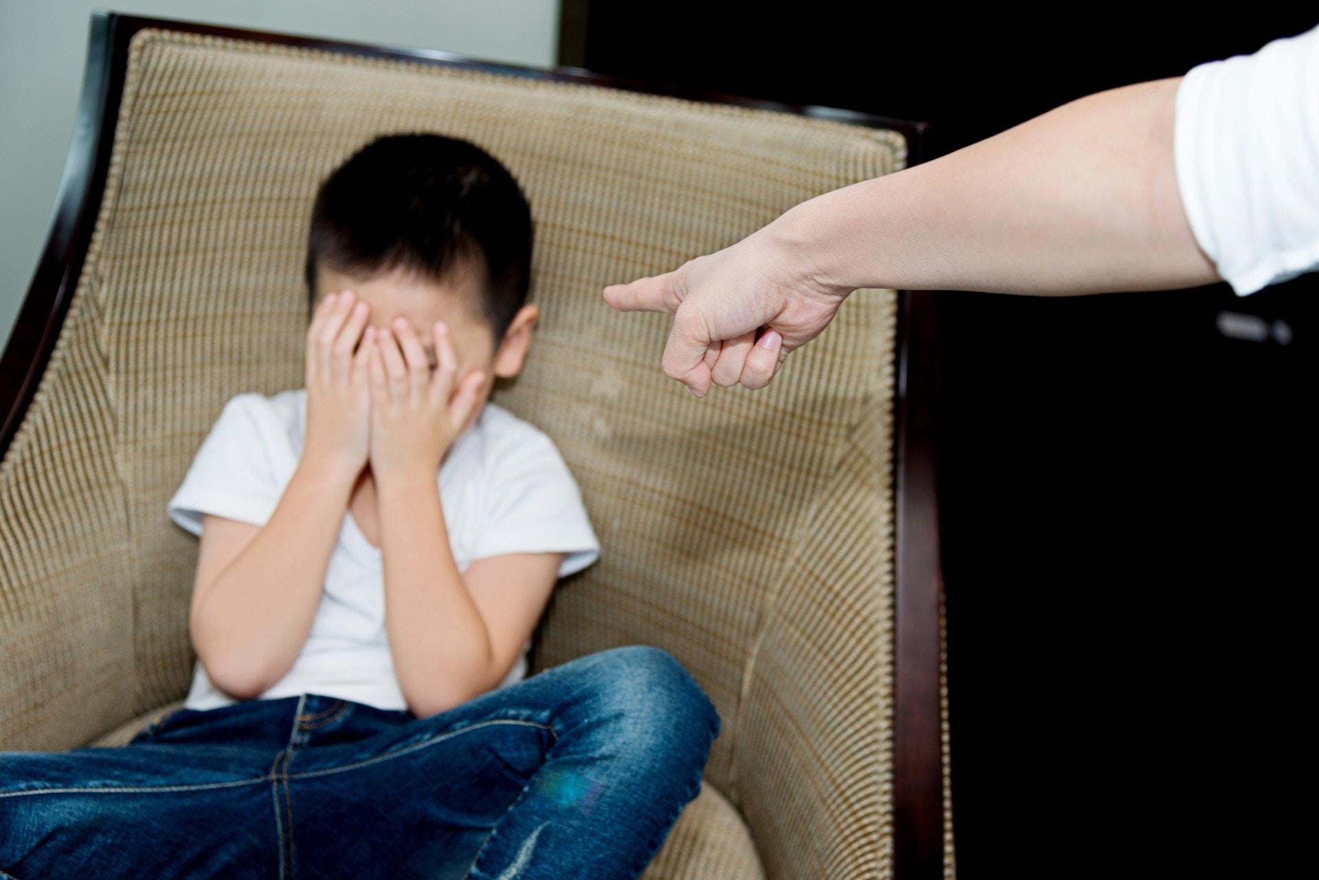 【親子教育】孩子經常Say No？原來跟你的假民主有關丨倫敦爸媽