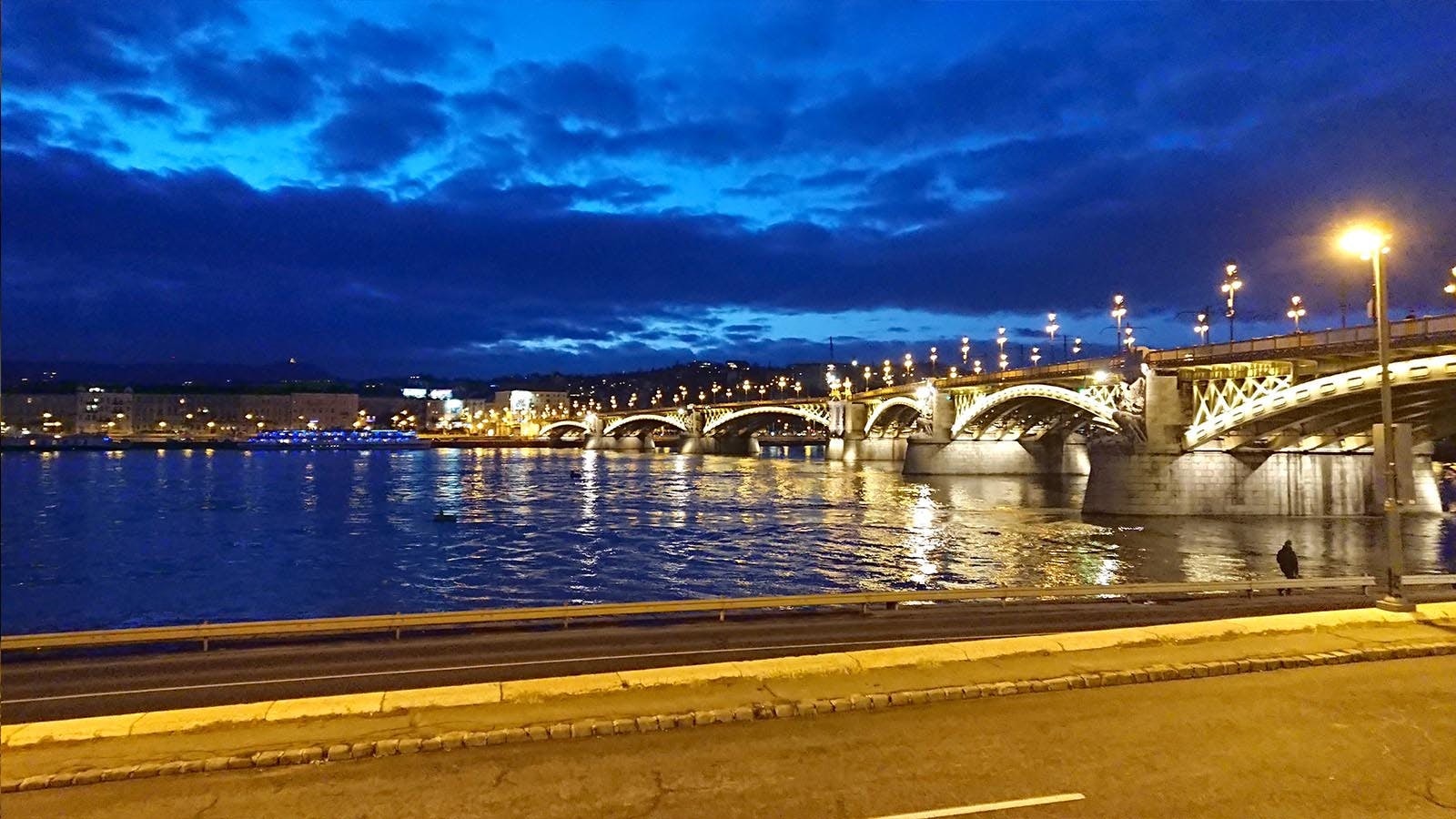 Margit híd橋。（作者提供）