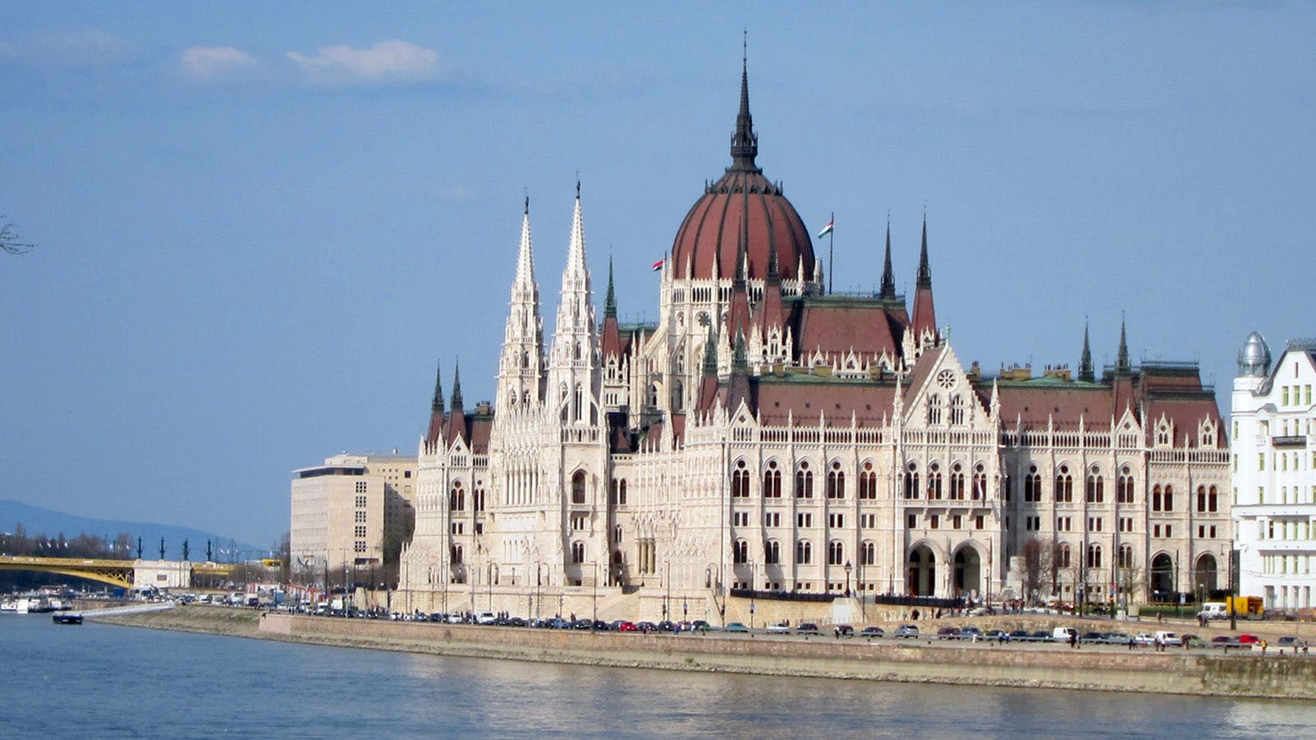 匈牙利議會大廈外觀是英國哥德式復興風格（English Gothic Revival）。（作者提供）