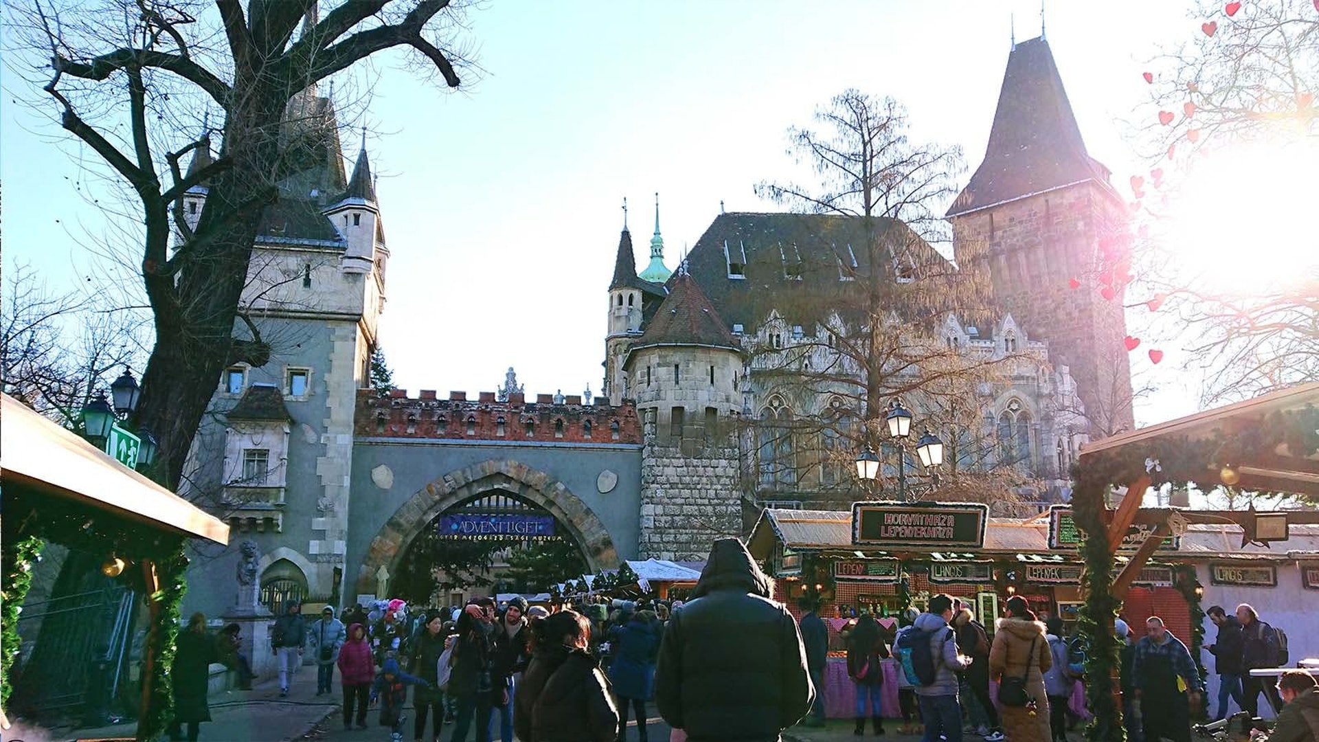 沃伊達奇城堡是位於匈牙利首都布達佩斯城市公園的一處城堡。(作者提供)