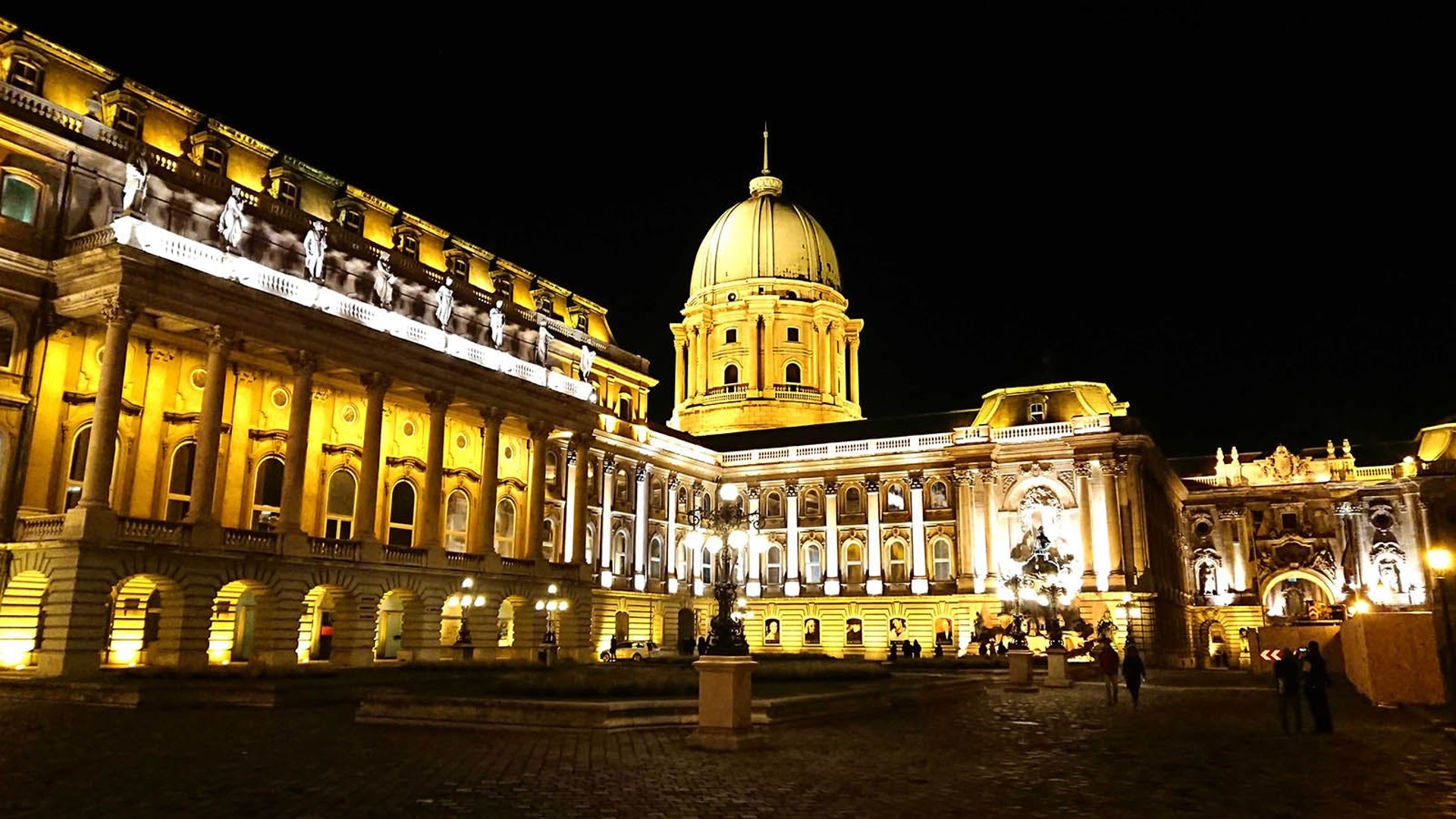 布達城堡位於匈牙利布達佩斯城堡山之上,佔整個區域的3分2面積,建於1247年。(作者提供)