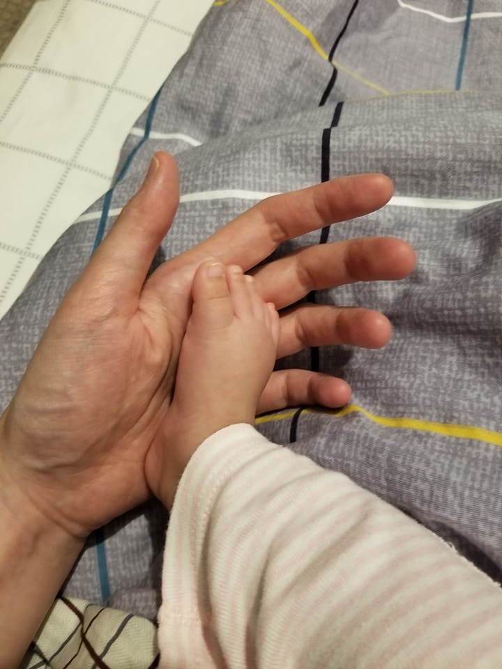 容海恩覺得，女兒令她經歷第二人生。（容海恩FB圖片）