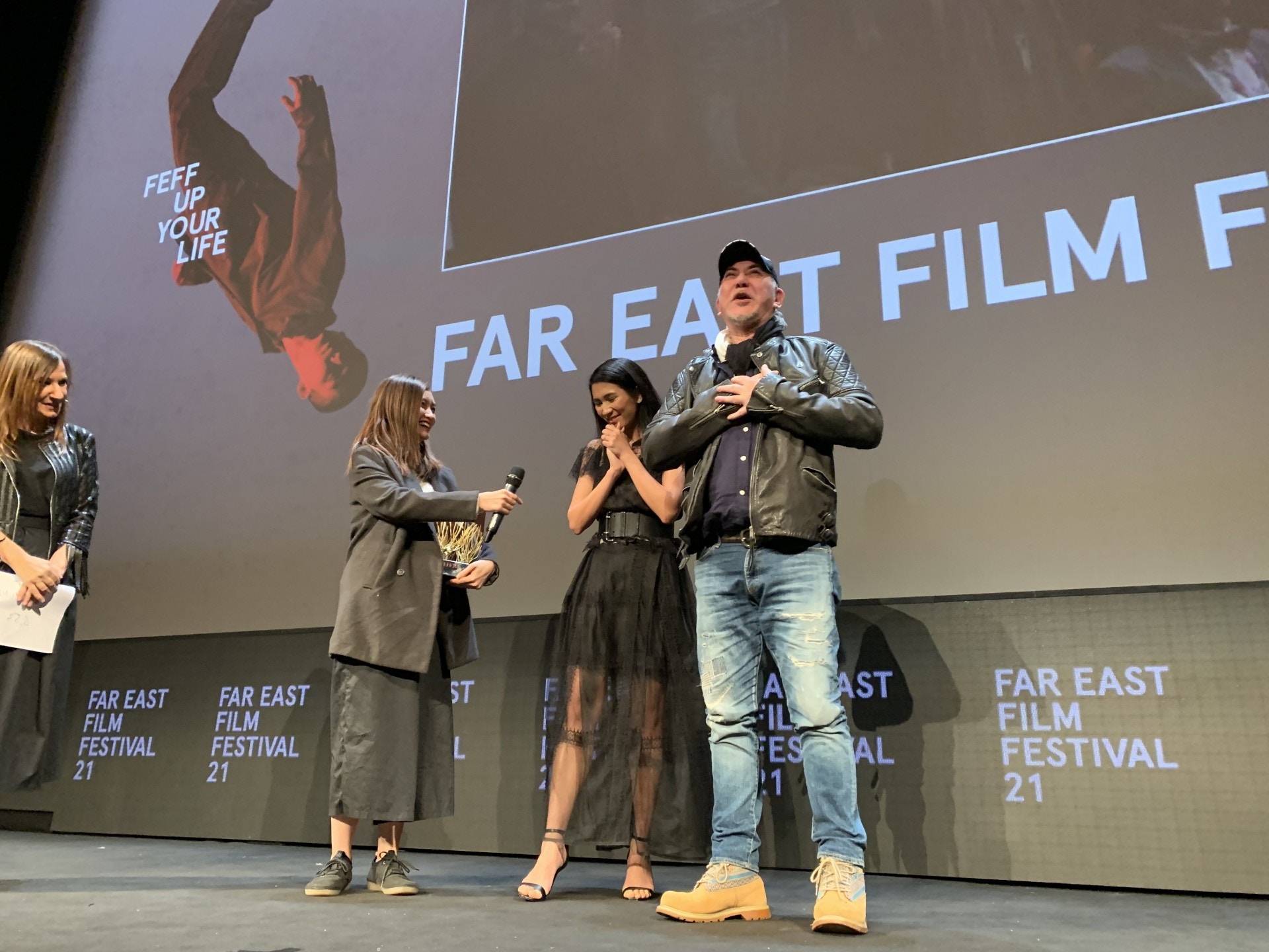 壓軸獲頒觀眾票選金桑獎時，三位再次在全場觀眾的歡呼聲中上台領獎，陳小娟及黃秋生更激動得說不出話來，非常感謝觀眾喜愛這部戲。