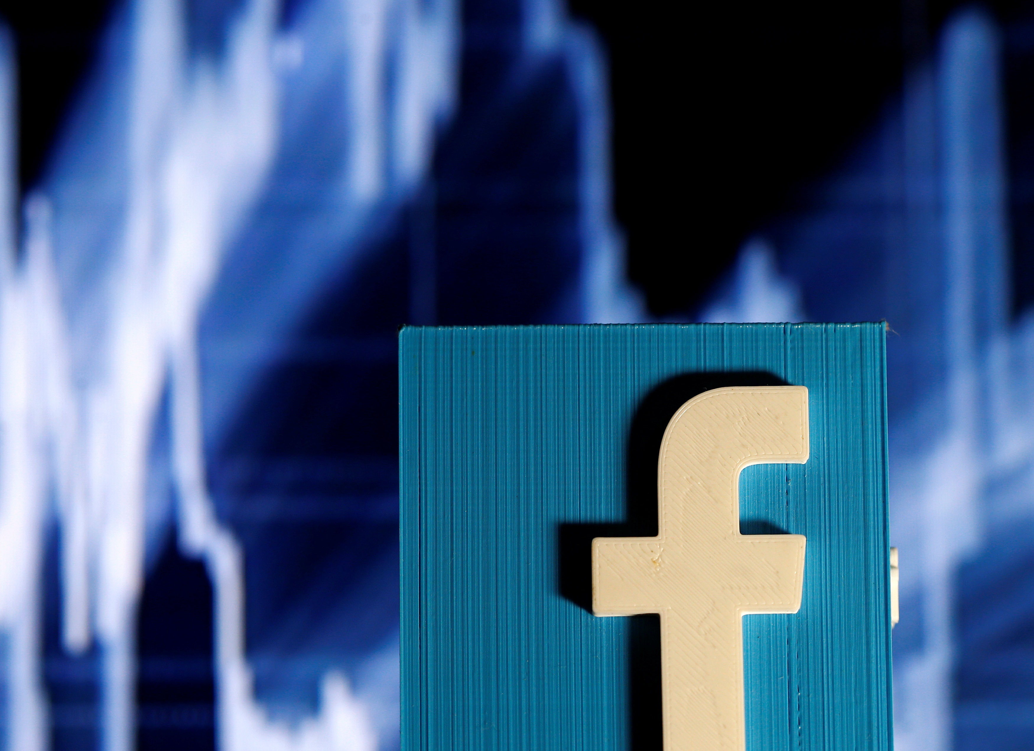 Facebook遭指檢舉假新聞機制失效，變相造就特朗普當選。（路透社）