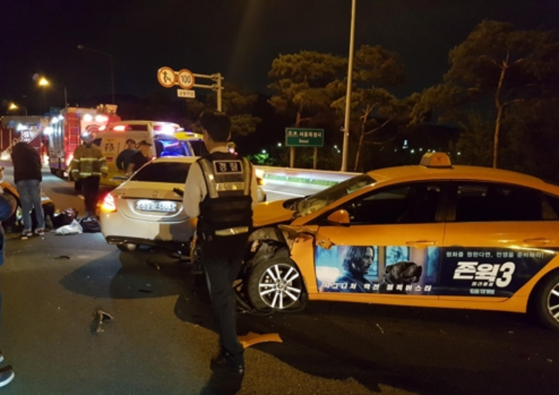 韓國仁川機場高速公路本月6日凌晨發生致命交通意外,造成一人死亡。(網上圖片) 韓國仁川機場高速公路本月6日凌晨發生致命交通意外,造成一人死亡。(網上圖片)