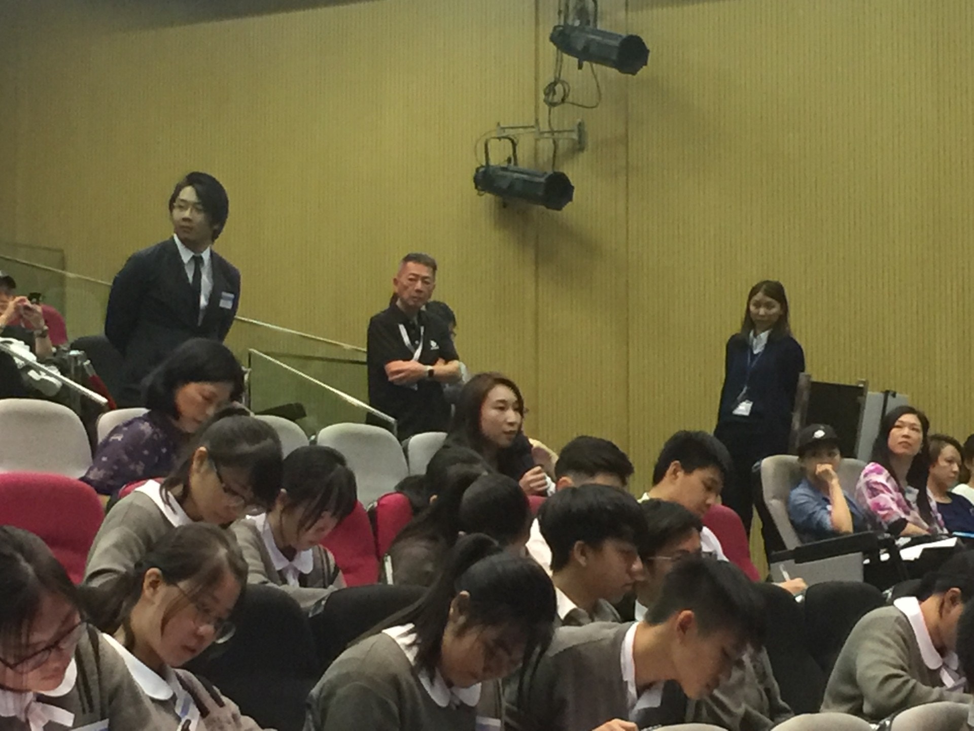 居住在東北發展區的村民質疑,署方擬推出剝奪飼養權法例於實際監管上難以執行。(李家偉攝) 居住在東北發展區的村民質疑,署方擬推出剝奪飼養權法例於實際監管上難以執行。(李家偉攝)