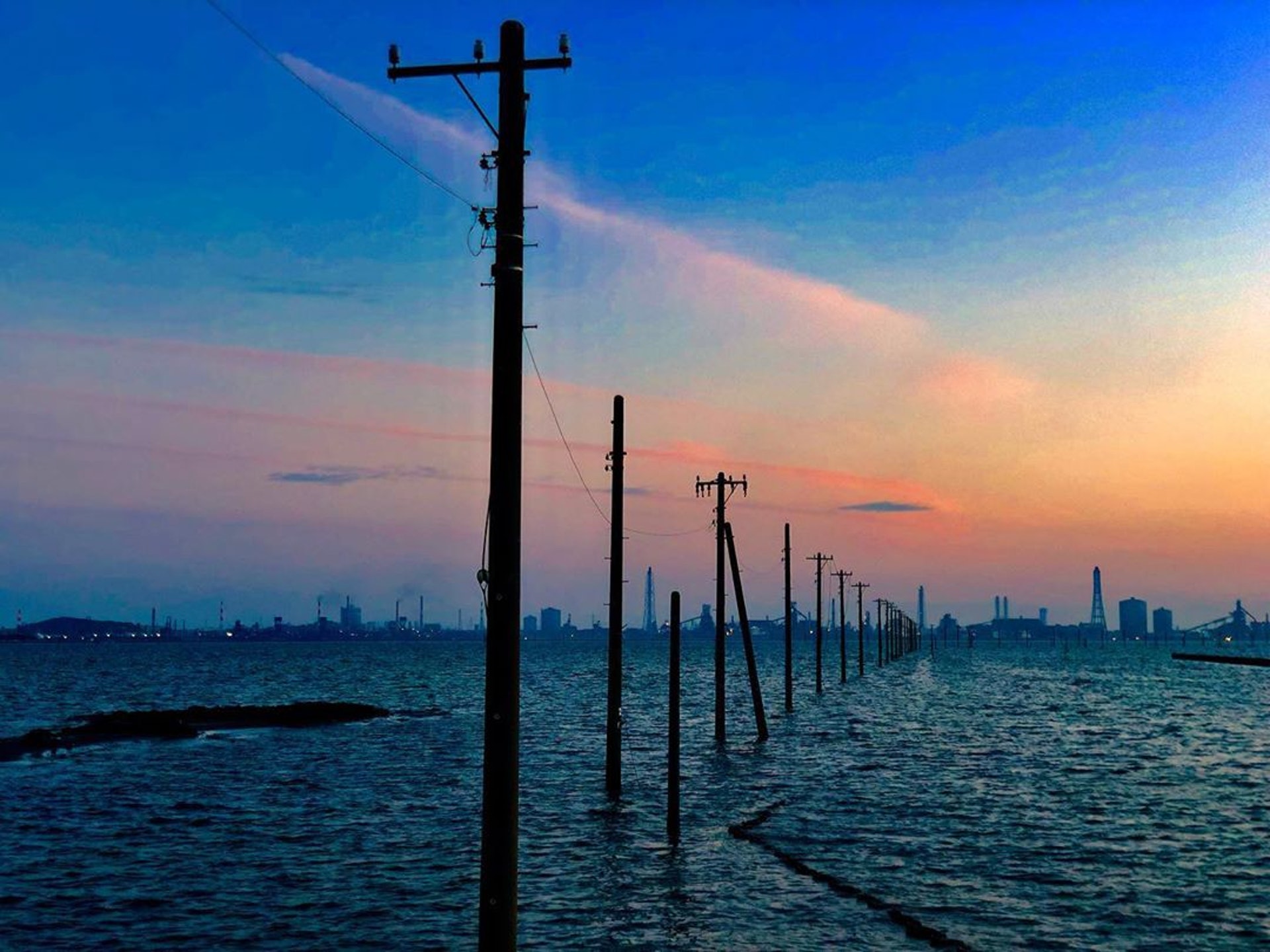 #4 日本江川海岸:除了香川父母濱海岸,位於千葉縣木更津市的江川海岸亦是近年大受日本人歡迎的「天空之鏡」。(Instagram@nobuyuki_0207)