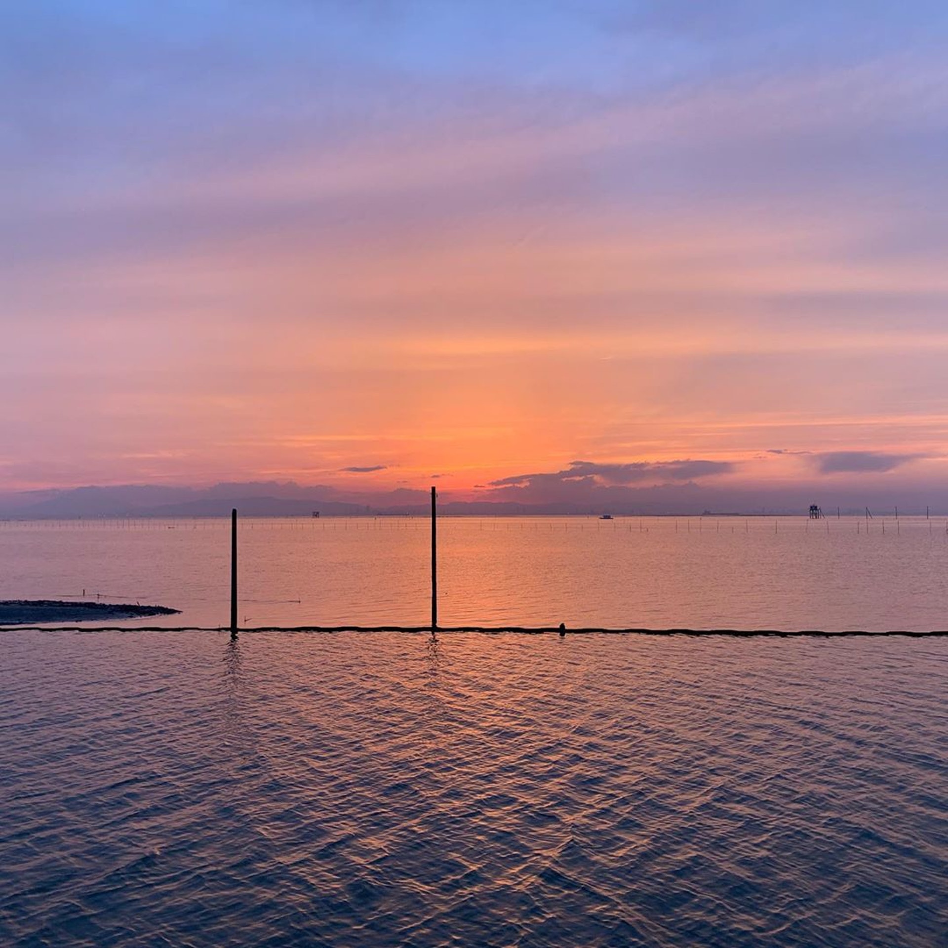 江川海岸的位置尚算方便,由東京都內乘車前往這裹只需約1小時,大家遊關東時不妨到此一遊,欣賞夕陽。(Instagram@i___liiii)