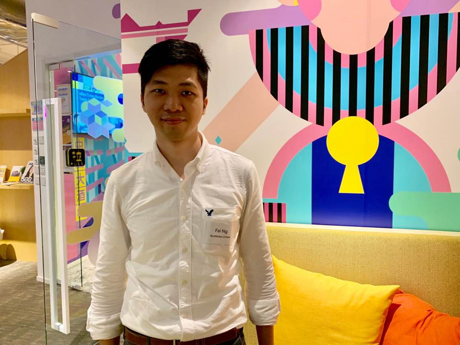 F&C toys創辦人伍振輝指,玩具從香港及世界各地取貨,視乎價錢而定,存貨現集中在香港。(區嘉俊攝) 贸易战电商影响:eBay关税或影响网购生意,鼓励卖家分散风险