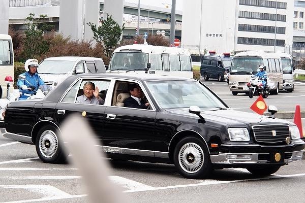 平成時代 日本天皇明仁御用名車toyota Century Royal