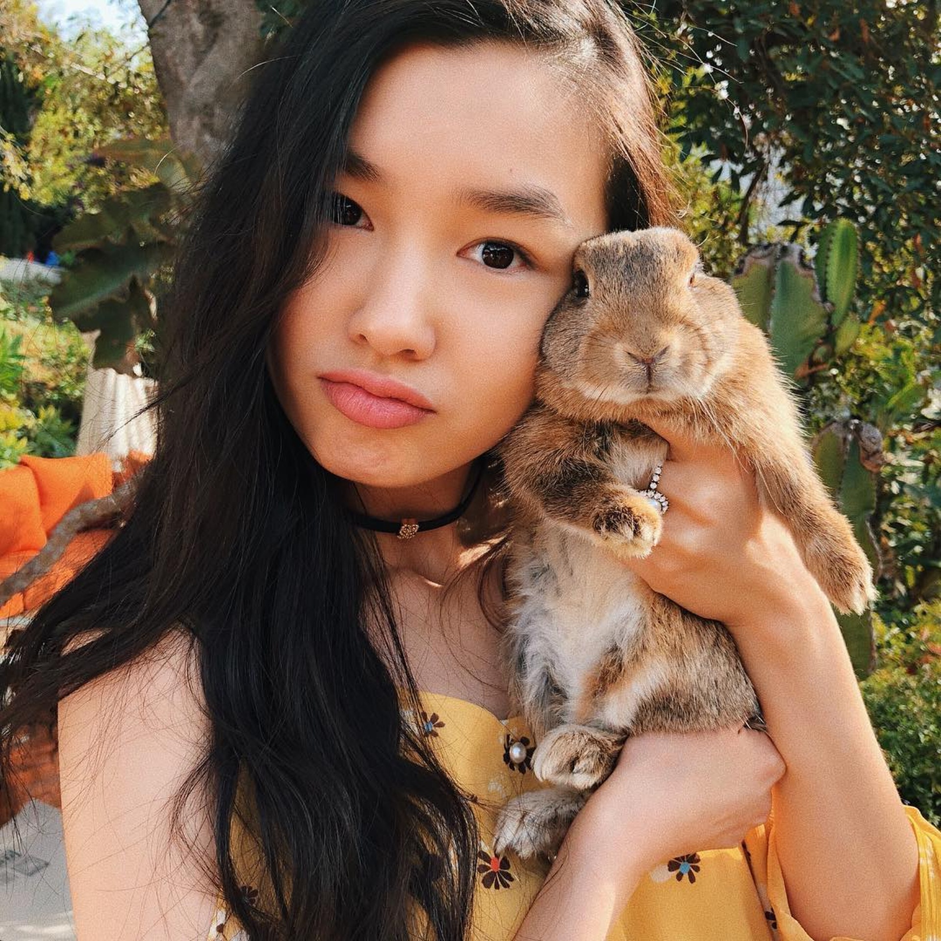 相信男士都想做隻兔仔,可以被美人擁抱。(IG@chen_estelle) 相信男士都想做隻兔仔,可以被美人擁抱。(IG@chen_estelle)