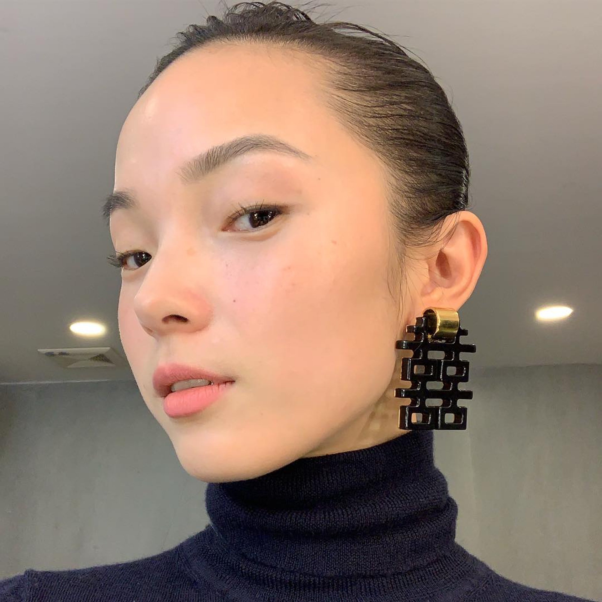 雎曉雯在超模界擁有獨特臉孔,是不少時裝品牌的寵兒。(IG@jujujuxiaowen) 雎曉雯在超模界擁有獨特臉孔,是不少時裝品牌的寵兒。(IG@jujujuxiaowen)