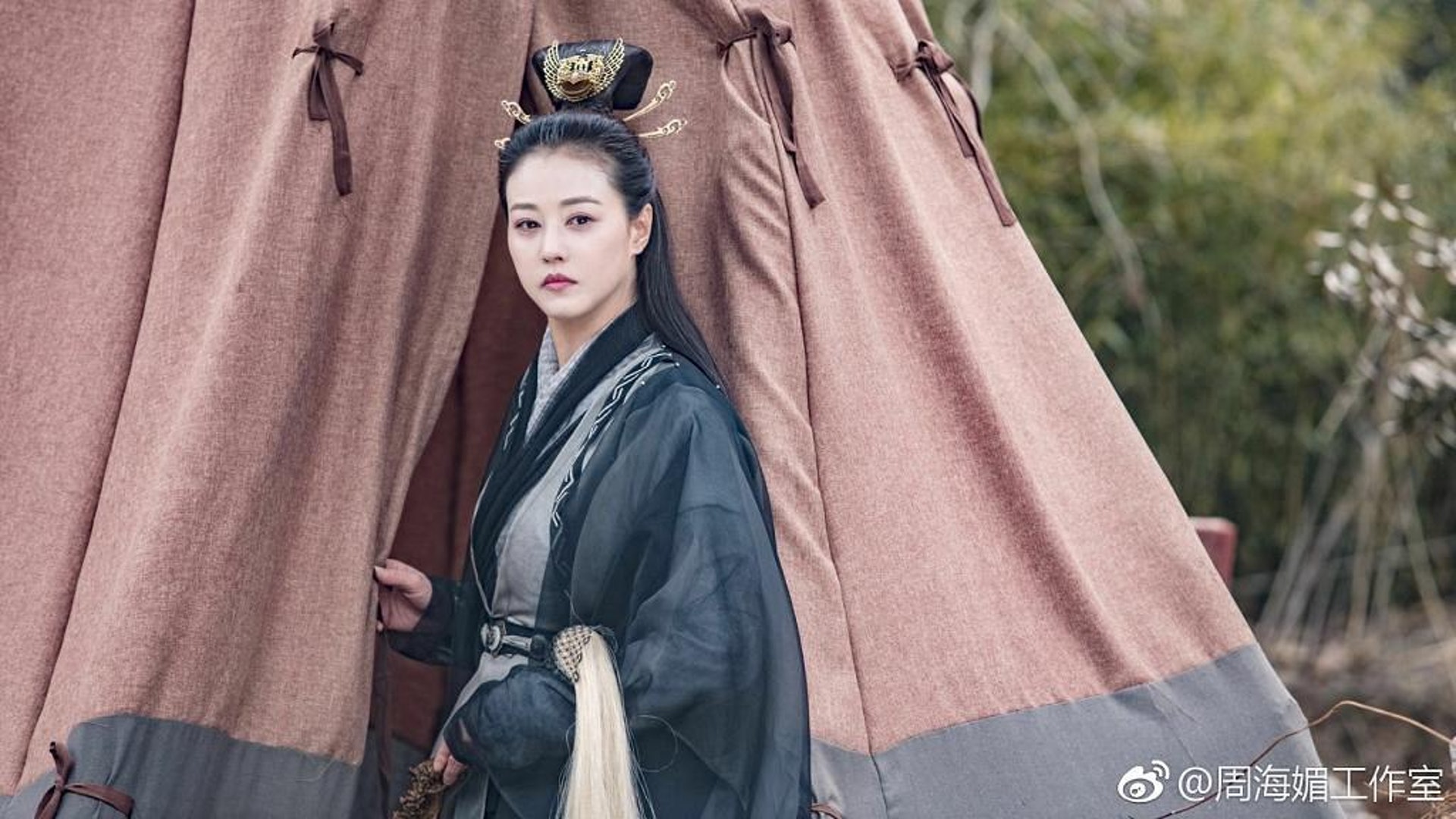 在2019年的《倚天屠龍記》中,周海媚出演滅絕師太一角,被網民封為「最美滅絕」。(《倚天屠龍記》劇照) 在2019年的《倚天屠龍記》中,周海媚出演滅絕師太一角,被網民封為「最美滅絕」。(《倚天屠龍記》劇照)