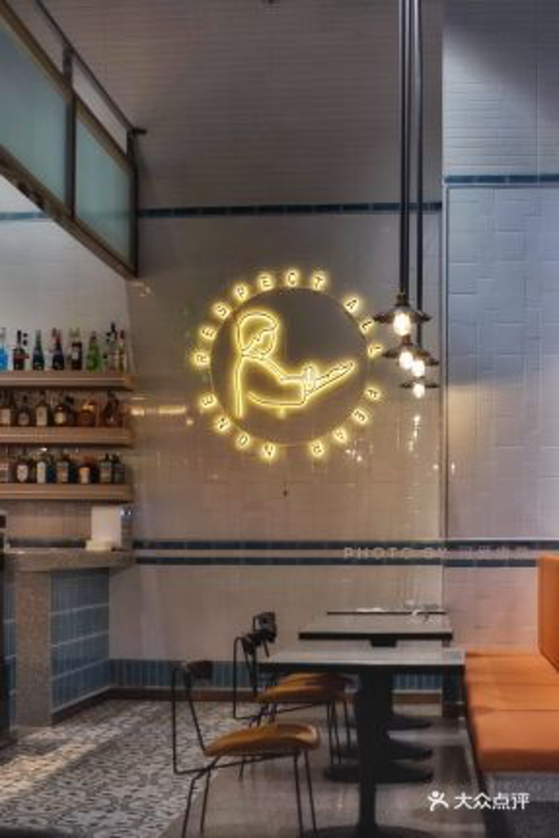 霓虹燈牌。(可愛唐棠@大眾點評) 深圳美食