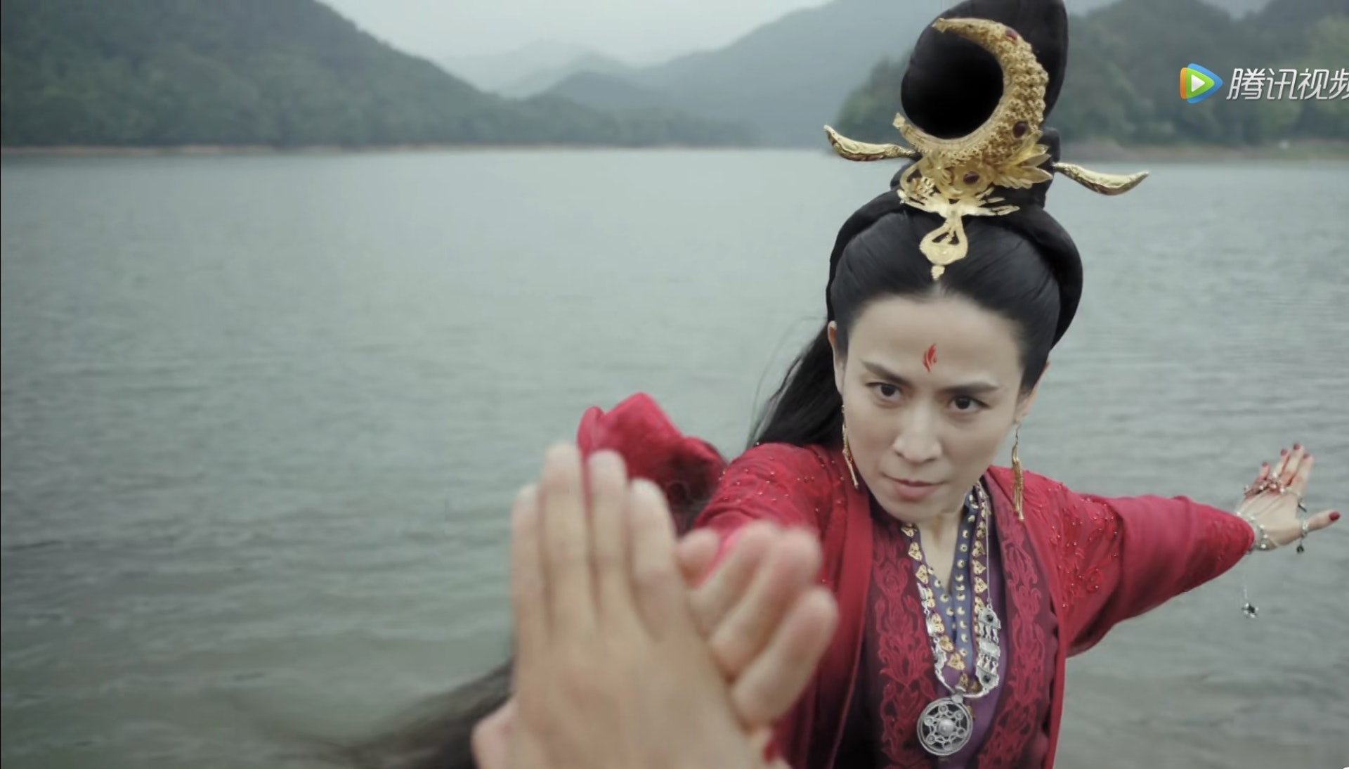 宣萱不敵迦若一掌就死亡。(yoyo_Yx微博圖片) 宣萱不敵迦若一掌就死亡。(yoyo_Yx微博圖片)