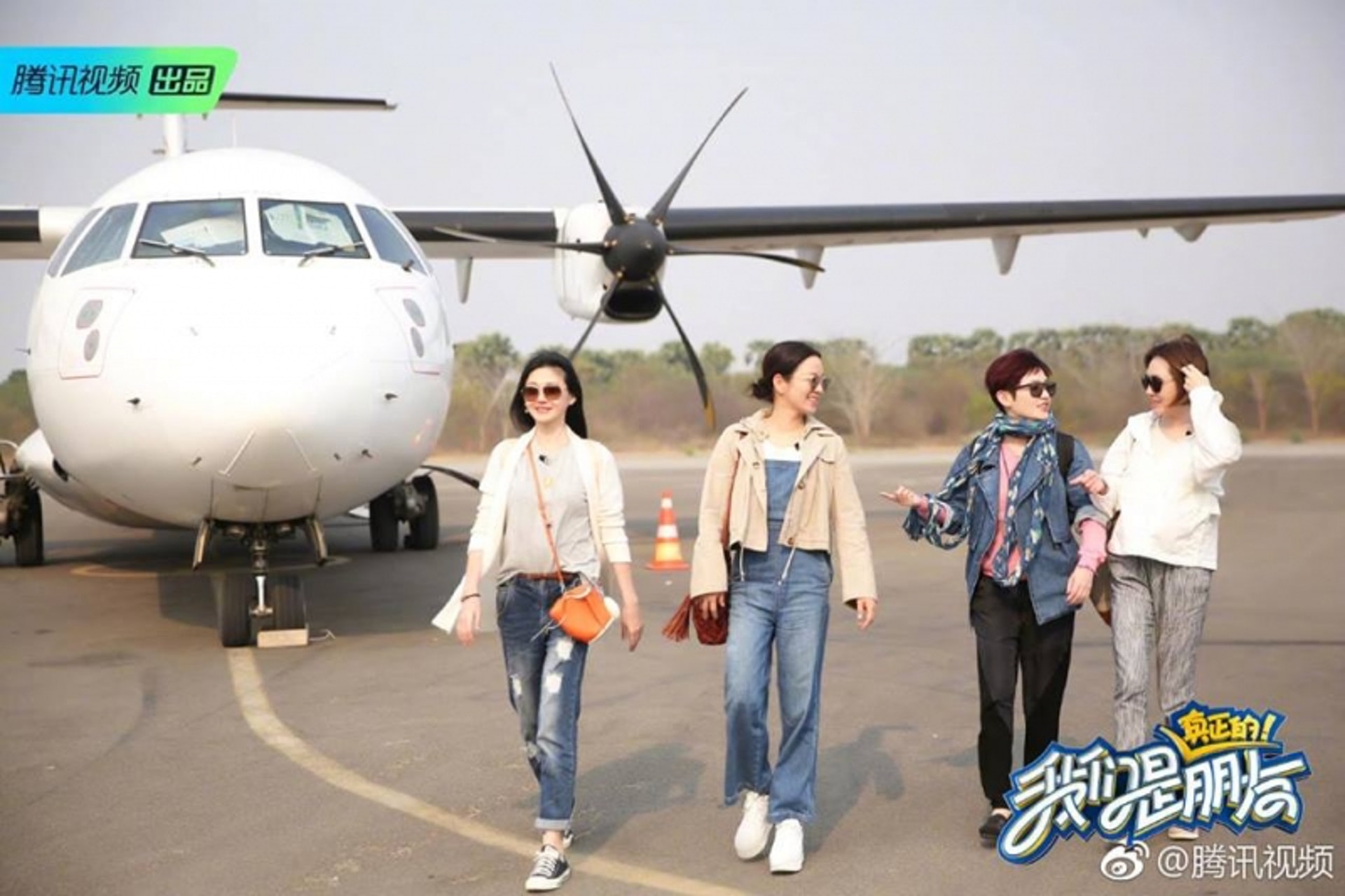 大S、小S、阿雅、范曉萱擁有二十年情誼,在《我們是真正的朋友》中,終實現了年青時許下的承諾,來一趟只有閨密的緬甸之旅。(《我們是真正的朋友》)