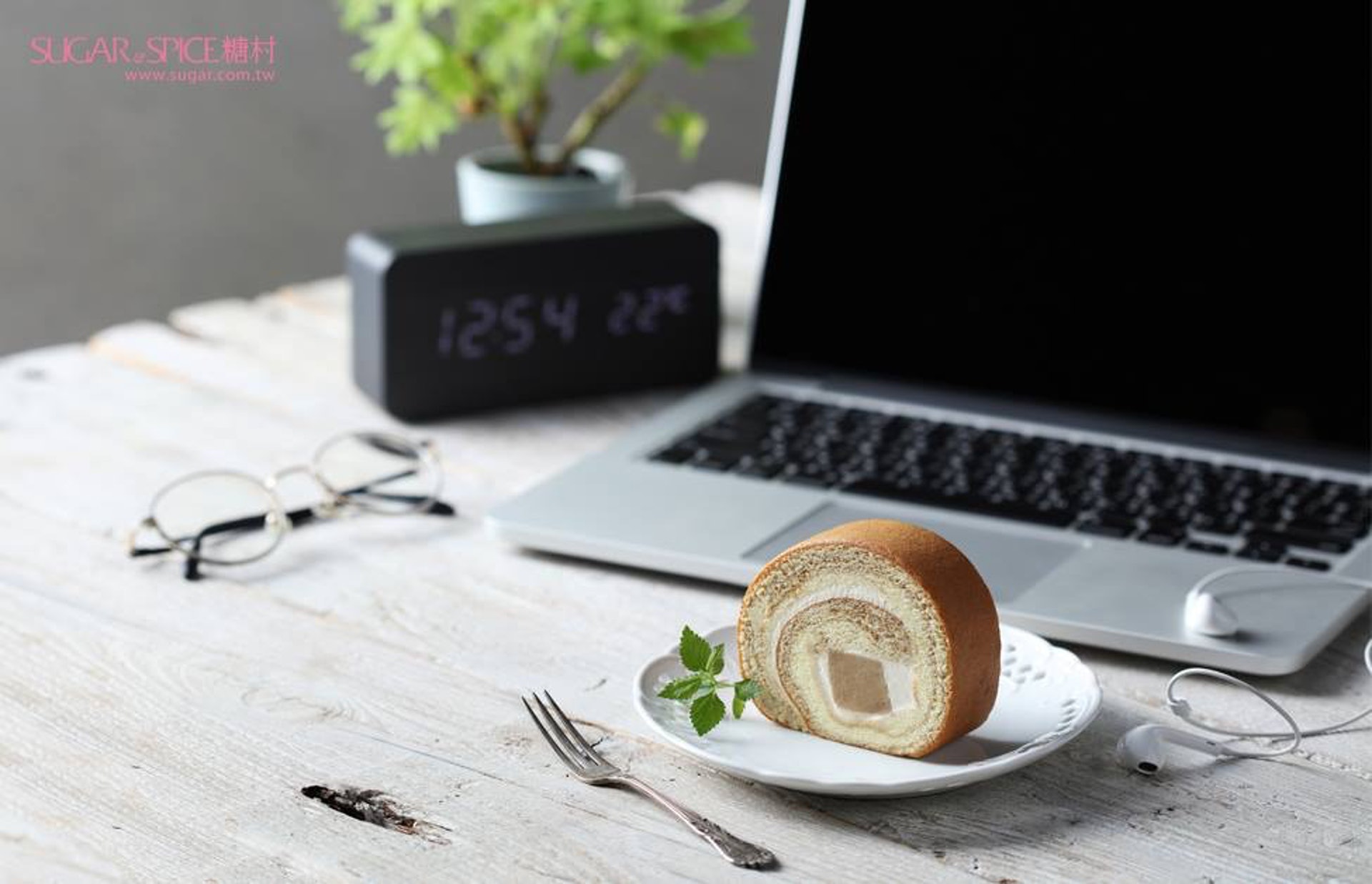 糖村與Baileys合作推出限定新款Baileys生乳捲。(圖片來源:糖村 SUGAR & SPICE) 哈尼捲推薦_生乳捲推薦_蛋糕推薦(圖片來源:糖村 SUGAR & SPICE)