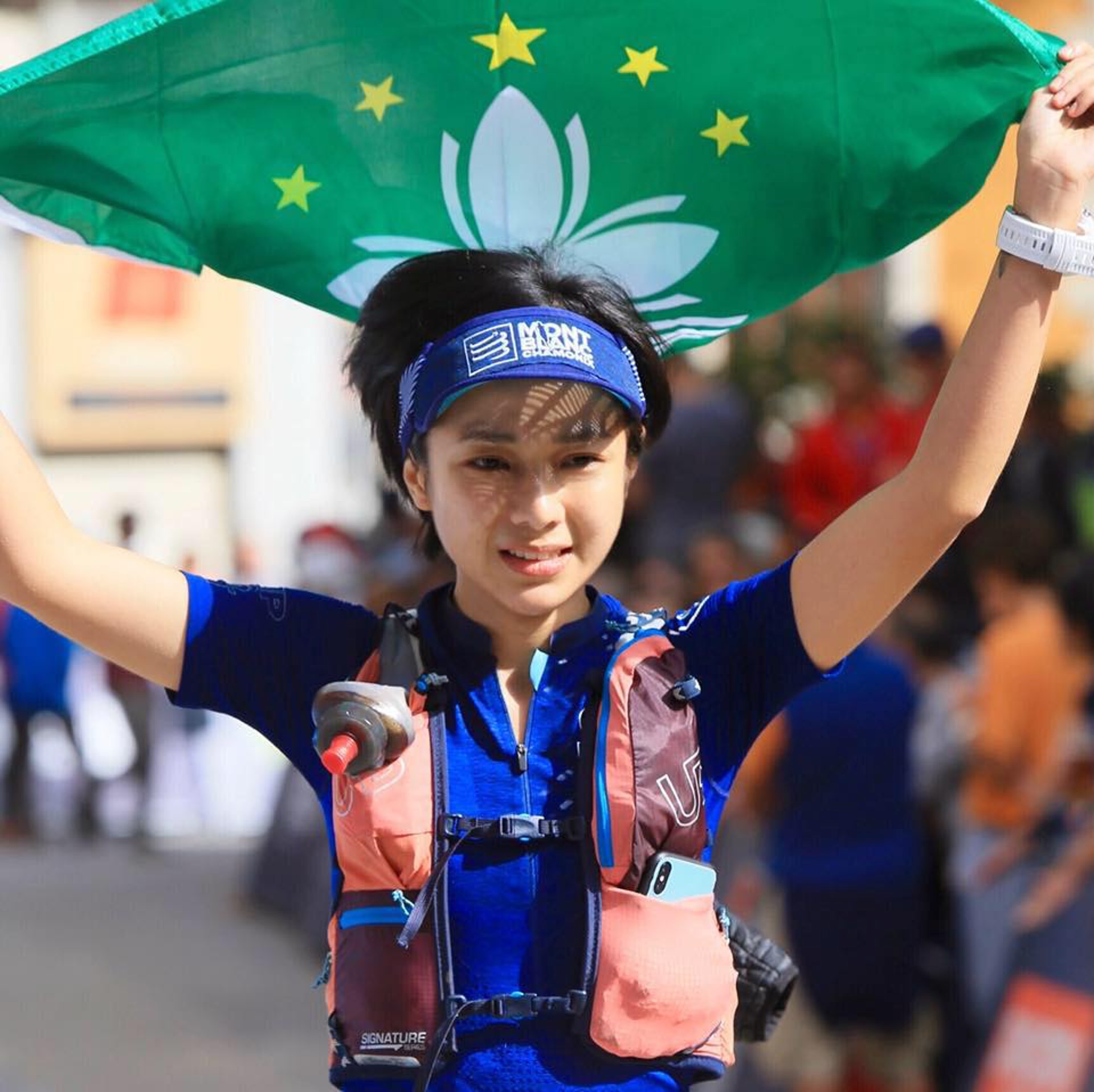 曾患抑鬱症的張盈(Vivi),成為澳門首位參加UTMB(Ultra-Trail du Mont-Blanc)環勃朗峰超級越野賽的女子越野跑手。(Vivi跑步日記 VRun Diary@facebook) 曾患抑鬱症的張盈(Vivi),成為澳門首位參加UTMB(Ultra-Trail du Mont-Blanc)環勃朗峰超級越野賽的女子越野跑手。(Vivi跑步日記 VRun Diary@facebook)