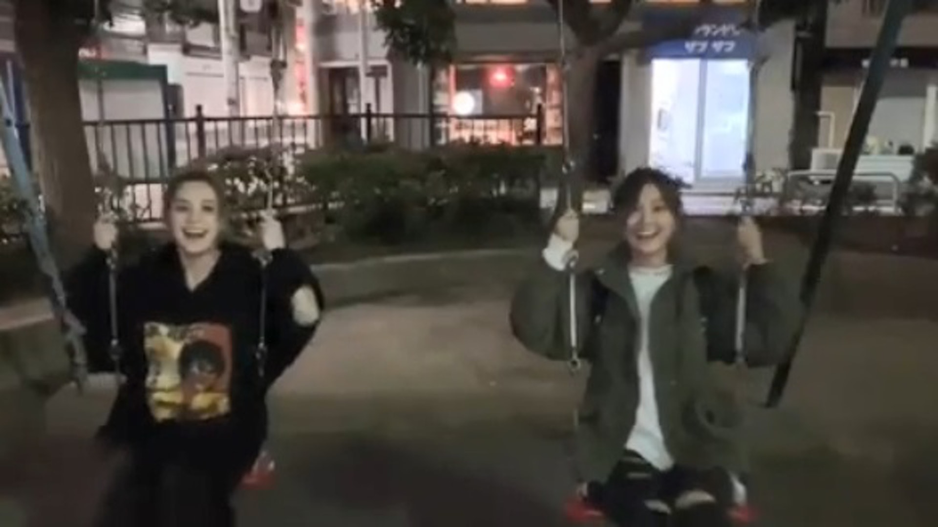 5月18日是蔡卓妍(阿Sa)和鍾欣潼(阿嬌)組成的Twins 成軍18週年紀念。(q_gill@Instagram) 5月18日是蔡卓妍(阿Sa)和鍾欣潼(阿嬌)組成的Twins 成軍18週年紀念。(q_gill@Instagram)