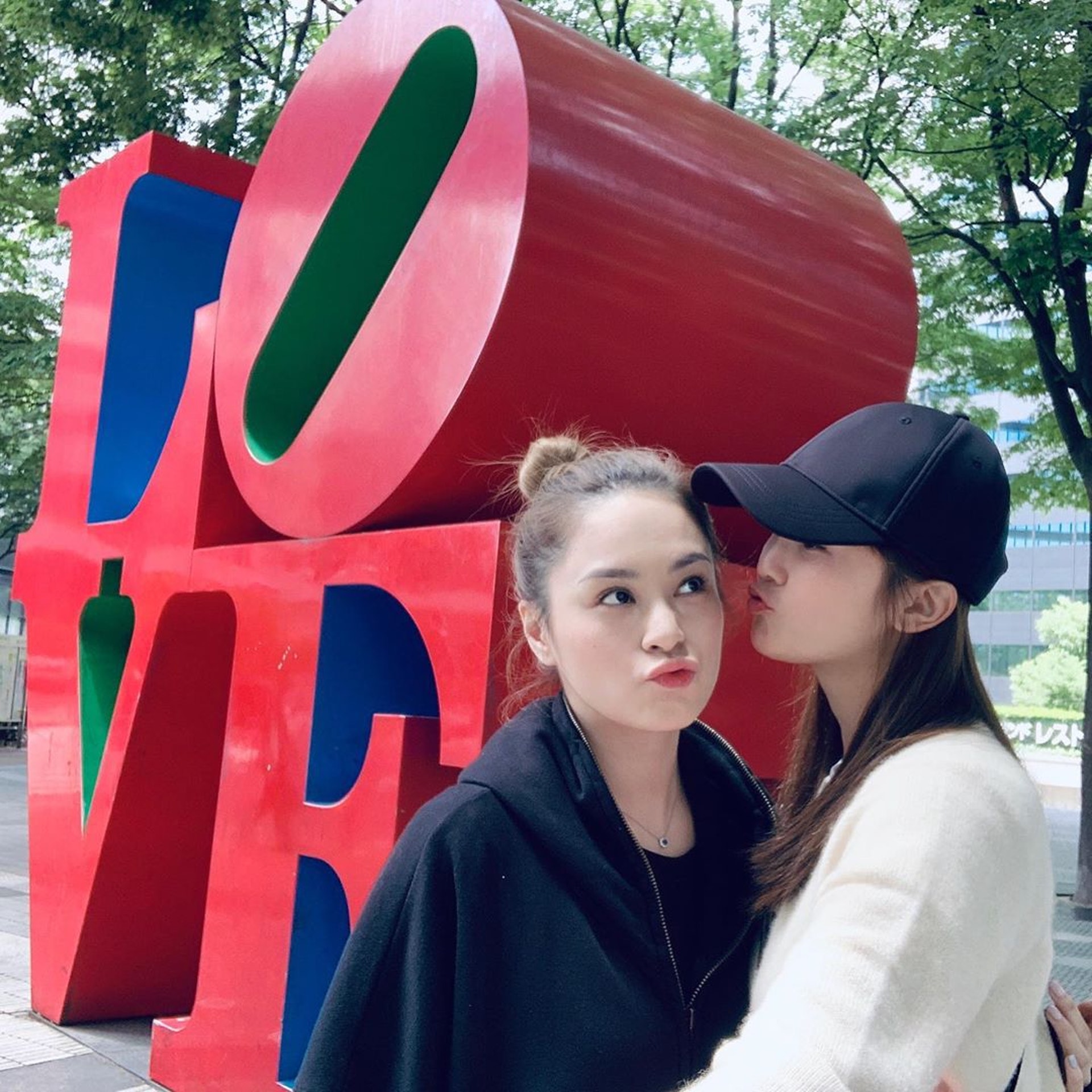 5月18日是蔡卓妍(阿Sa)和鍾欣潼(阿嬌)組成的Twins 成軍18週年紀念。(choisaaaa@Instagram) 5月18日是蔡卓妍(阿Sa)和鍾欣潼(阿嬌)組成的Twins 成軍18週年紀念。(choisaaaa@Instagram)