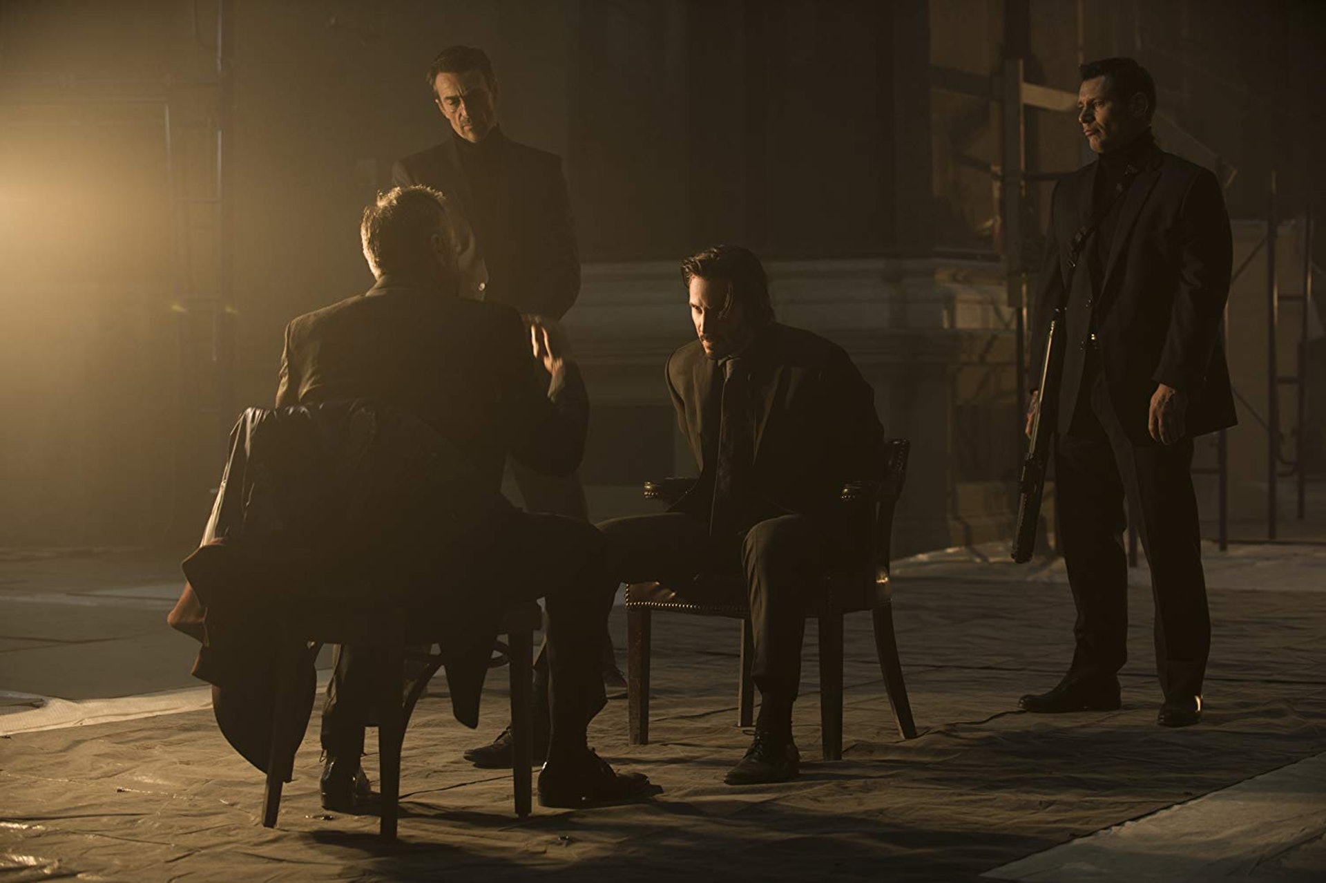 被人綁住都冇有怕。(《殺神John Wick》劇照) 被人綁住都冇有怕。(《殺神John Wick》劇照)