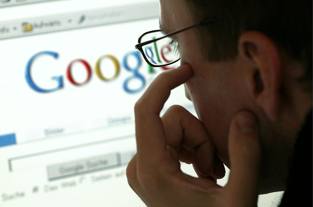 作為最大搜尋引擎，為何Google仍會選出假新聞？（Getty Images）