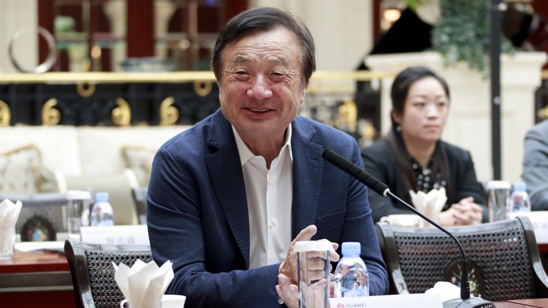華為創辦人任正非周二(21日)在華為深圳總部舉行「中國媒體圓桌會」,接受國內媒體集體採訪。(資料圖片) 華為創辦人任正非周二(21日)在華為深圳總部舉行「中國媒體圓桌會」,接受國內媒體集體採訪。(資料圖片)