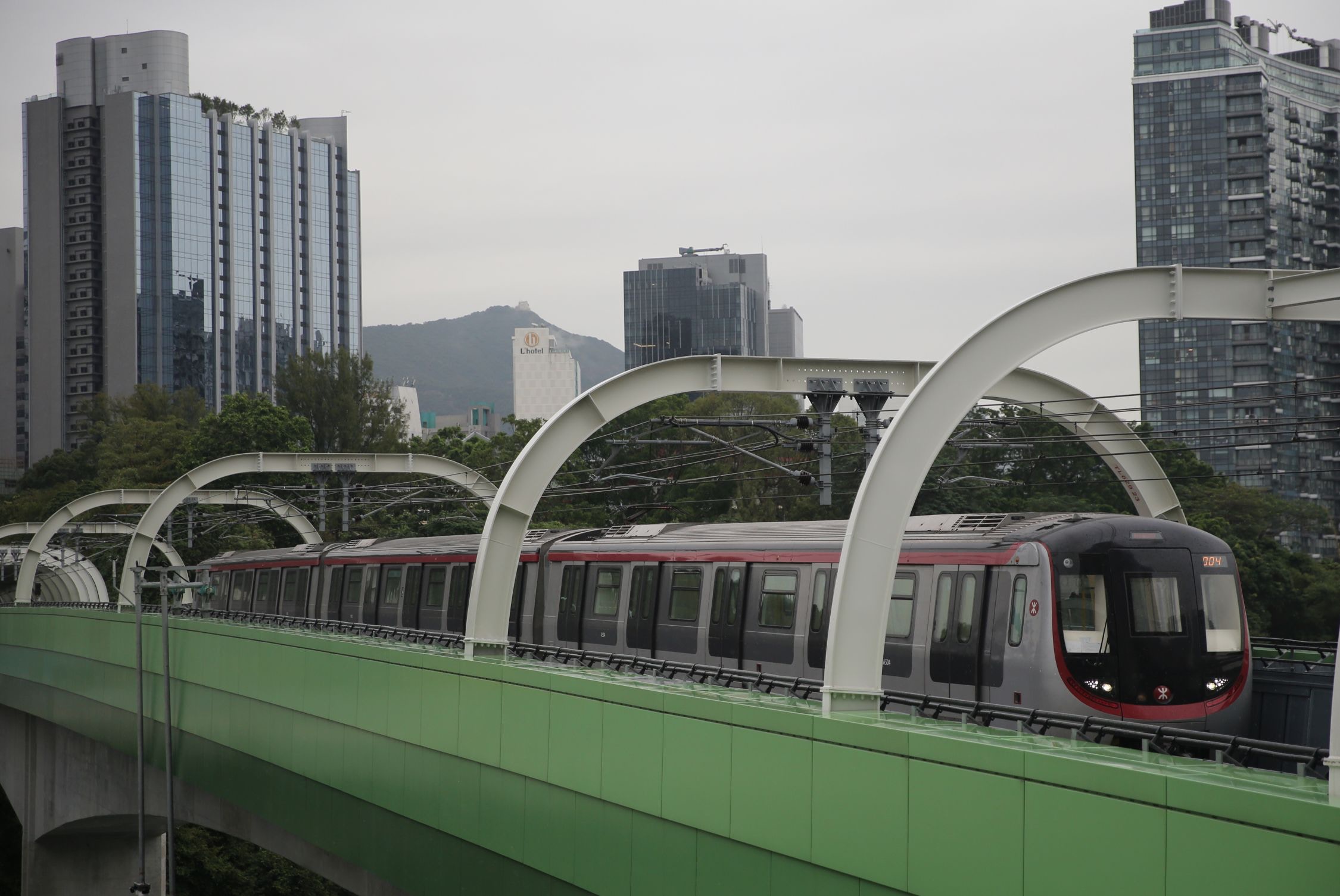 南港島線目前正進行測試，預計今年年底通車。（資料圖片）