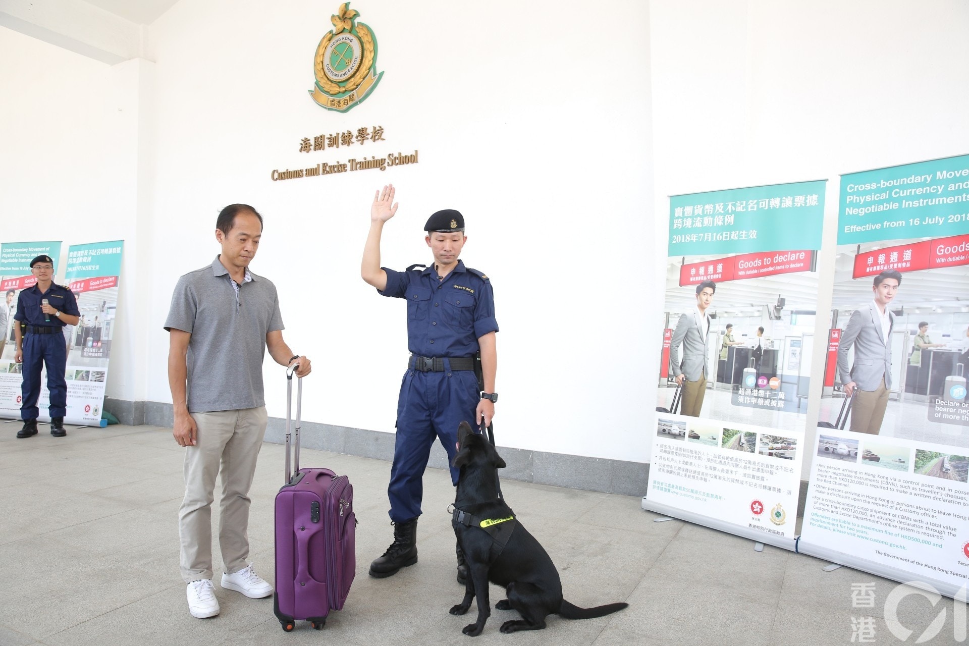 香港海關共有68隻工作犬,每年平均開支超過二千萬元。(資料圖片 / 林若勤攝) 香港海關共有68隻工作犬,每年平均開支超過二千萬元。(資料圖片 / 林若勤攝)