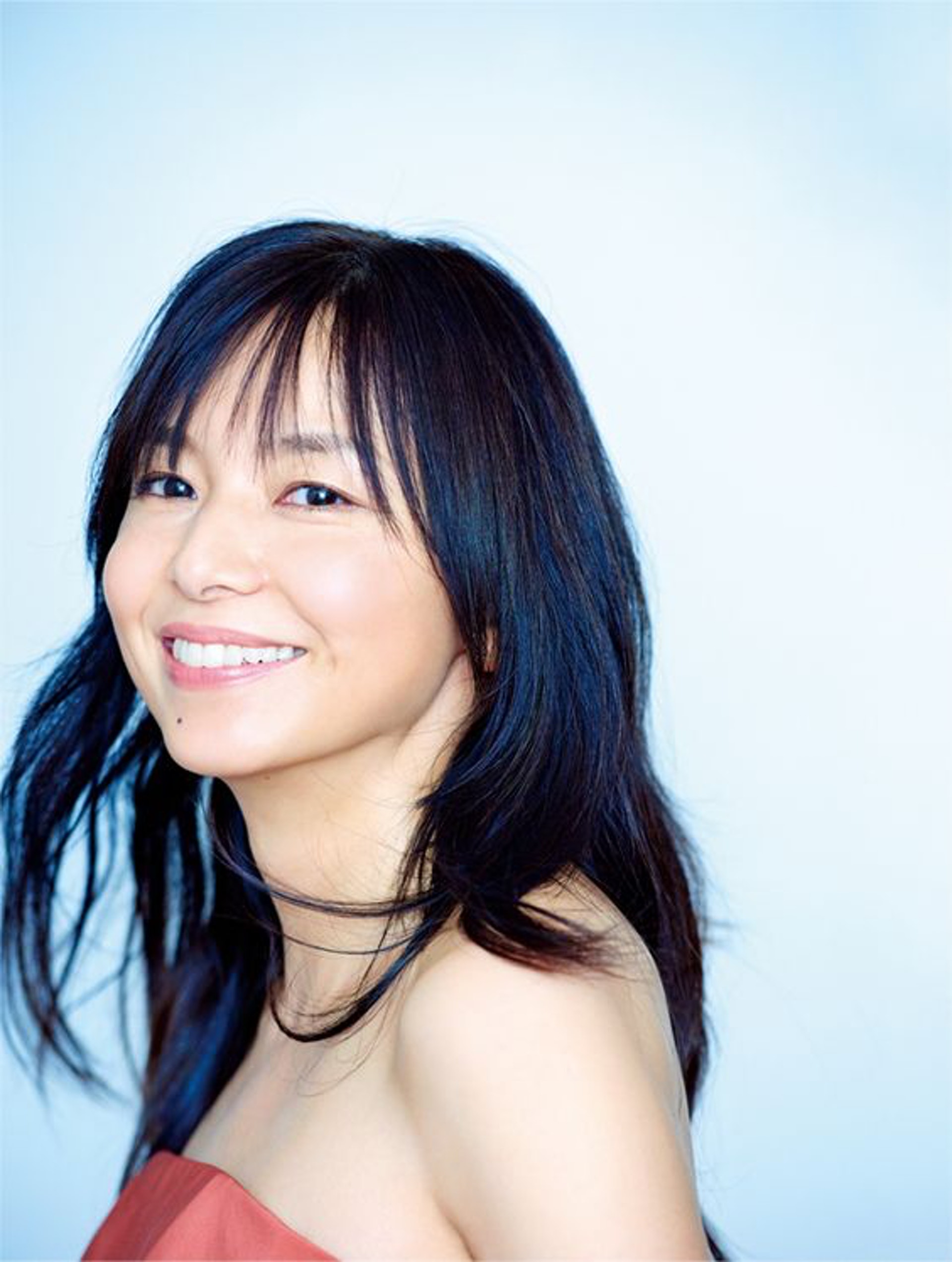 山口智子登日本 Vogue 封面50 穿celine仍如 悠長假期 般美 香港01 一物 山口智子登日本 Vogue 封面50 穿celine仍如 悠長假期 般美 香港01 一物