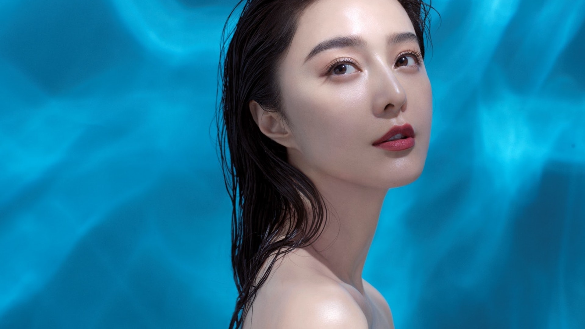 冰冰早前進軍美容界。(網上圖片)