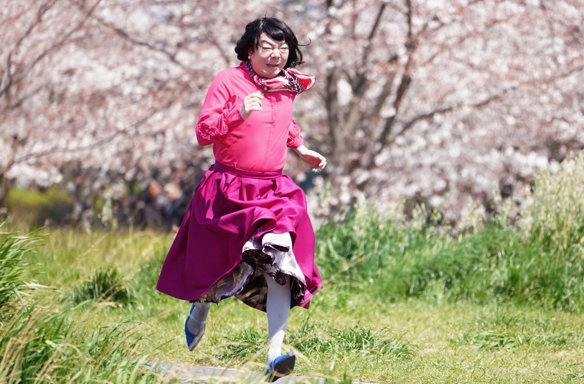 我的裙子去哪裡了 老師着女裝上堂勁變態 大叔易服背後有洋蔥 香港01 即時娛樂