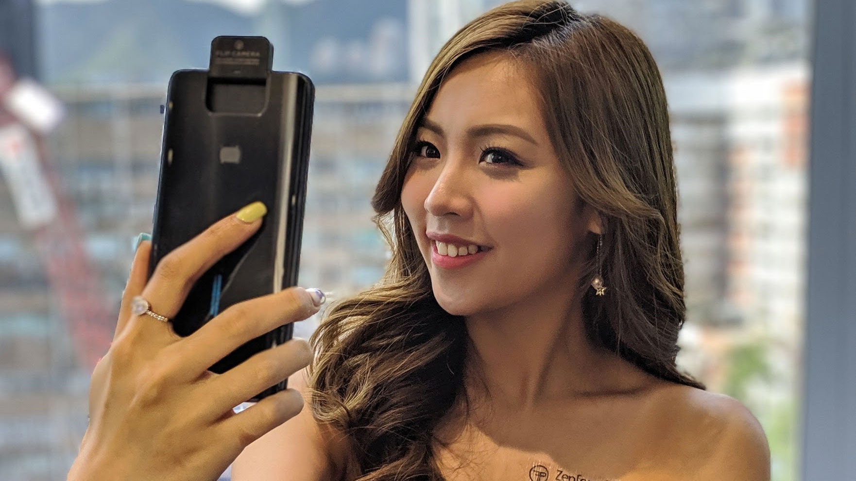 ASUS ZenFone 6 旗艦級5000mAh大電量玩翻轉鏡頭、預訂送128GB卡 ASUS ZenFone 6 旗艦級5000mAh大電量玩翻轉鏡頭、預訂送128GB卡