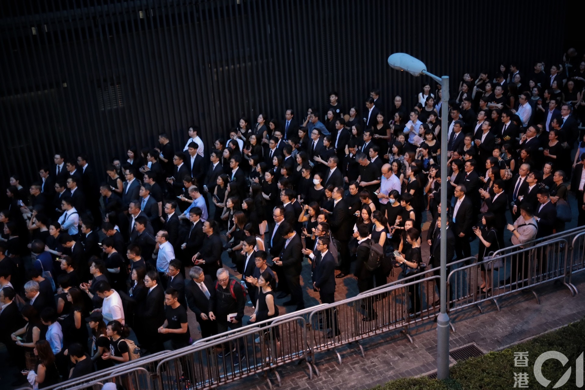 ãéç¯æ¢ä¾ãä¿®è¨æèµ·æ»¿åé¢¨é¨ï¼æ³å¾ç6æ6æ¥èè¾¦é»è¡£éè¡åä¿®ä¾ï¼ç±çµå¯©æ³é¢éè¡è³ééæ¿åºç¸½é¨ãï¼ææ¾¤å½¤æï¼