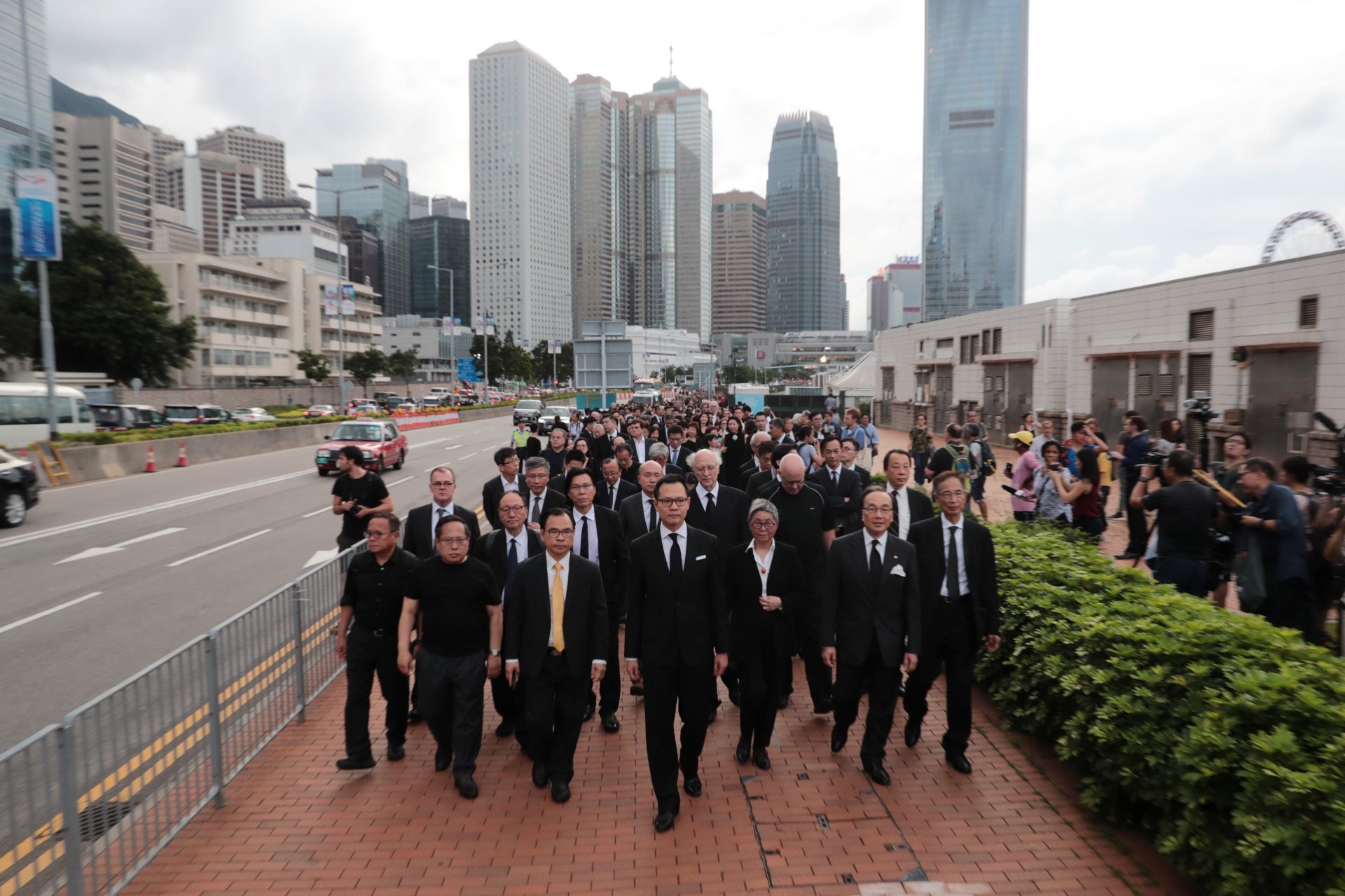 è¿ä¸ååæ³å¾çäººå£«ç±çµå¯©æ³é¢éè¡è³æ¿åºç¸½é¨ï¼åå°ãéç¯æ¢ä¾ããï¼ææ¾¤å½¤æï¼