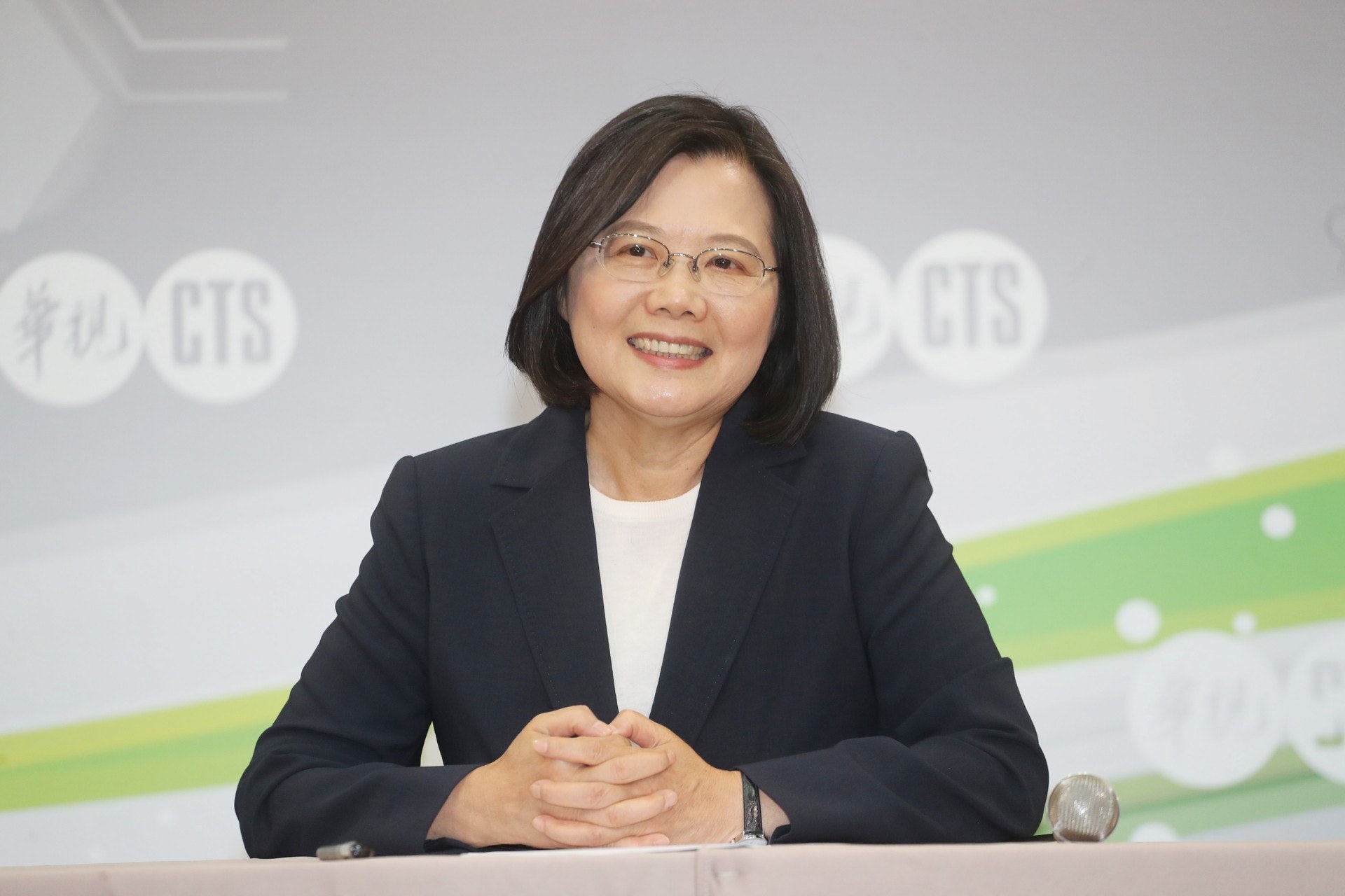 蔡英文在政見會後記者會上說,賴清德的施政藍圖是「她正在蓋的房子」。(中央社) 蔡英文在政見會後記者會上說,賴清德的施政藍圖是「她正在蓋的房子」。(中央社)