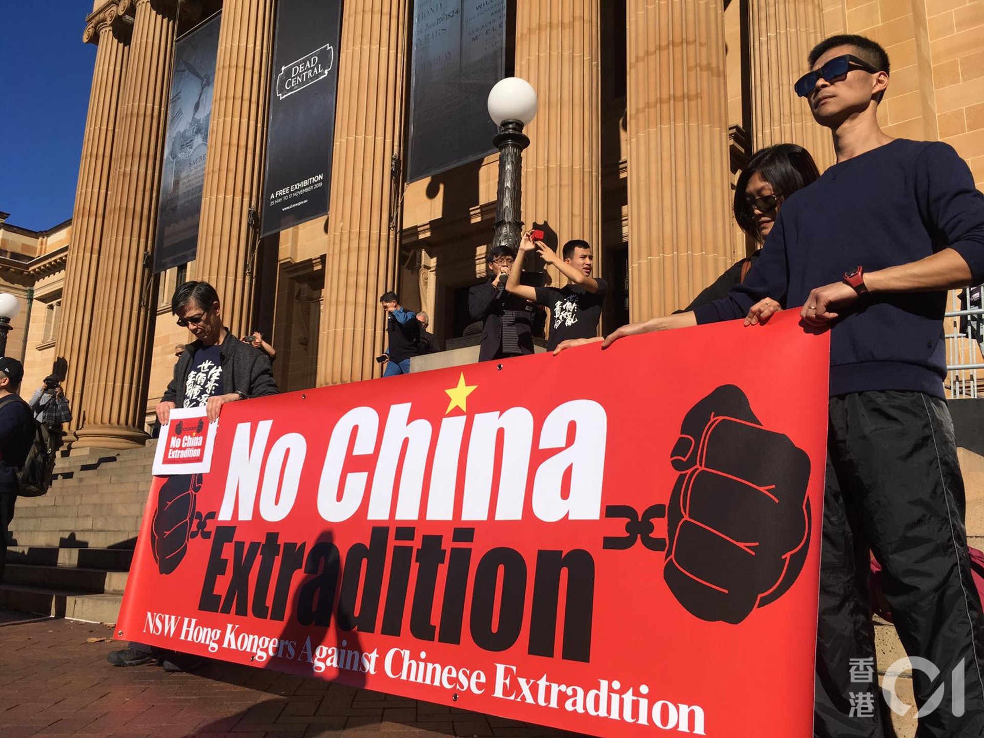 逃犯條例 悉尼直擊 3000人遊行感 香港淪陷 移民憂回港 逃犯條例 悉尼直擊 3000人遊行感 香港淪陷 移民憂回港